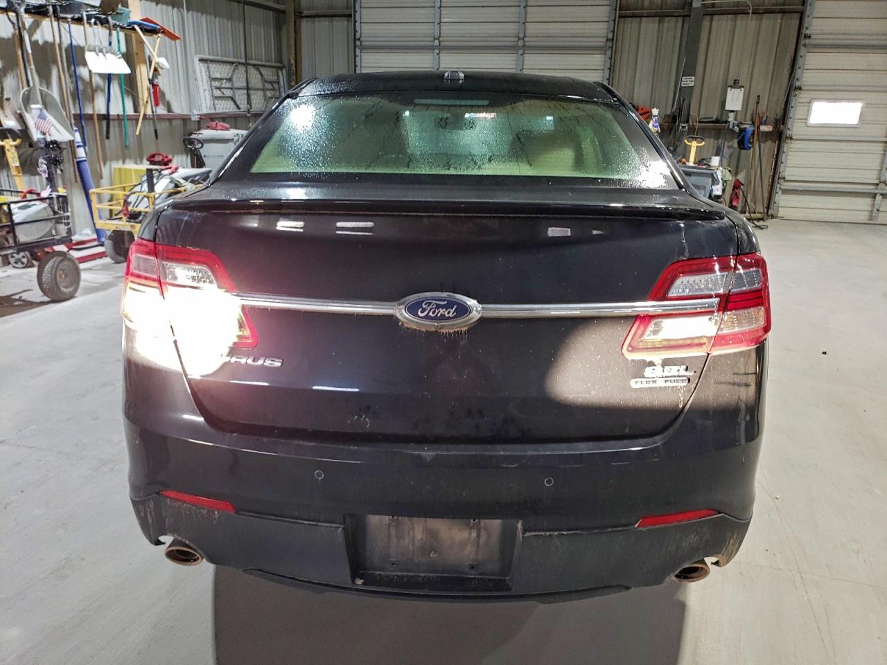 2018 FORD TAURUS SEL photo 11