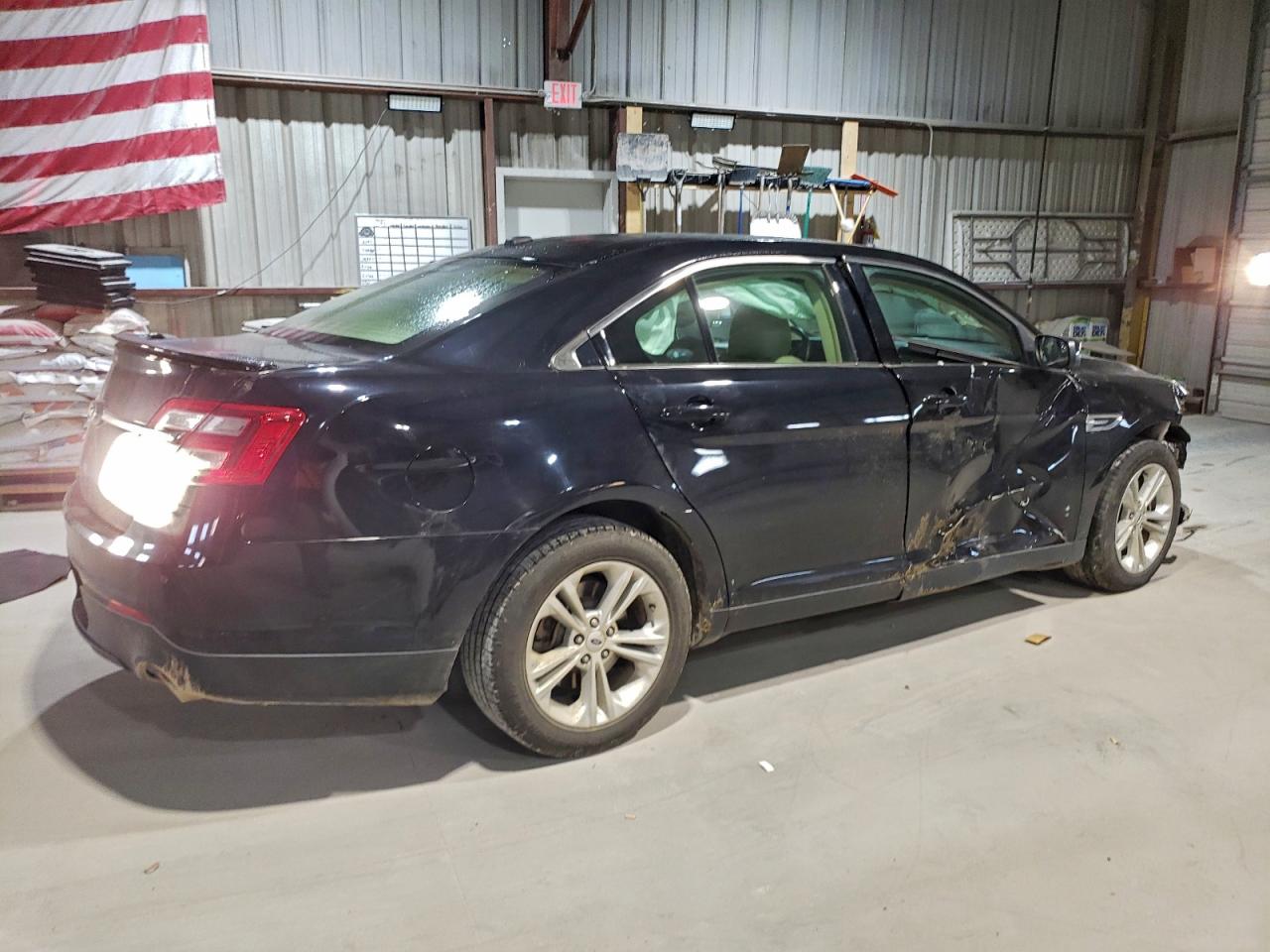 2018 FORD TAURUS SEL photo 5