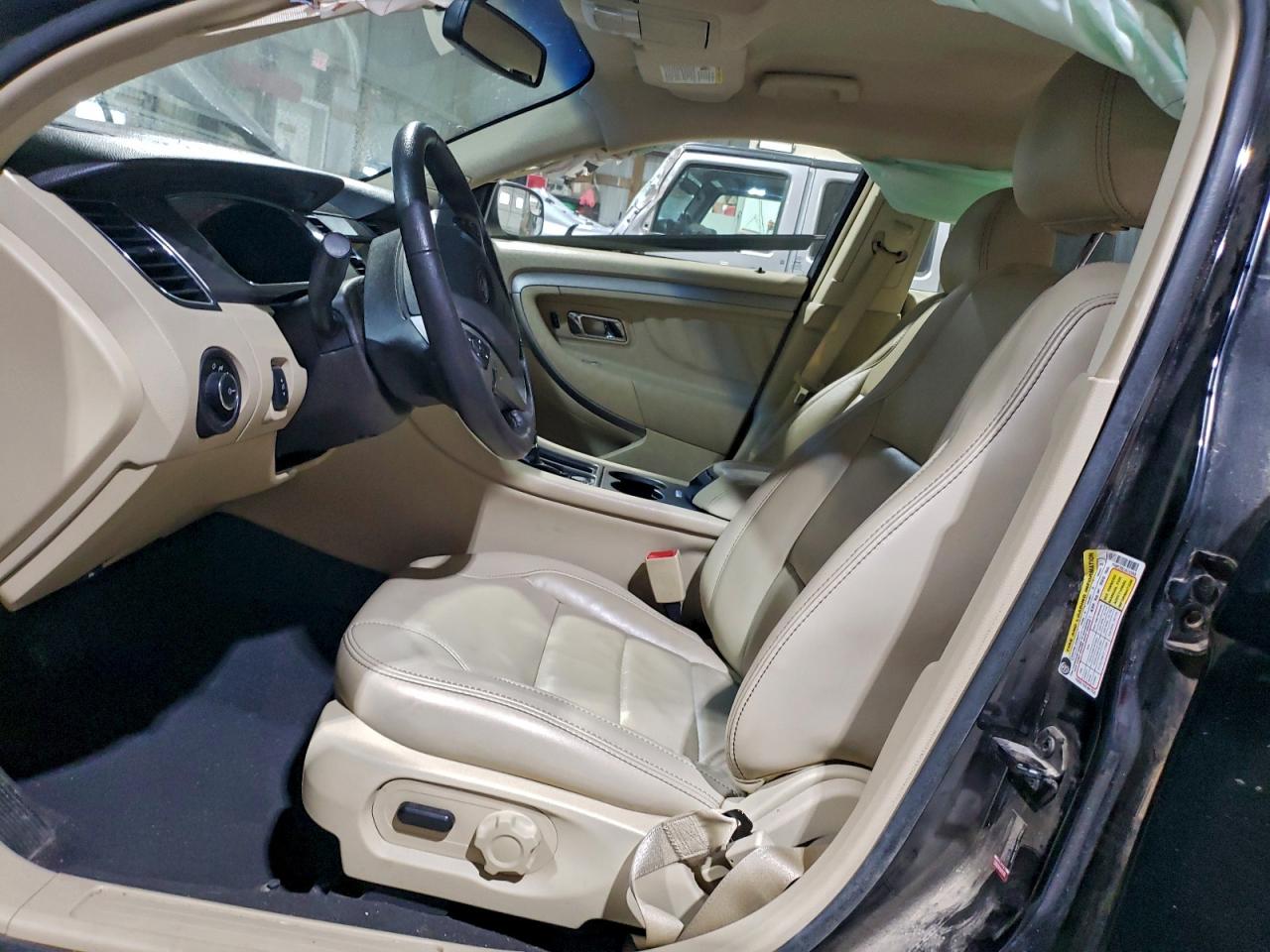 2018 FORD TAURUS SEL photo 13