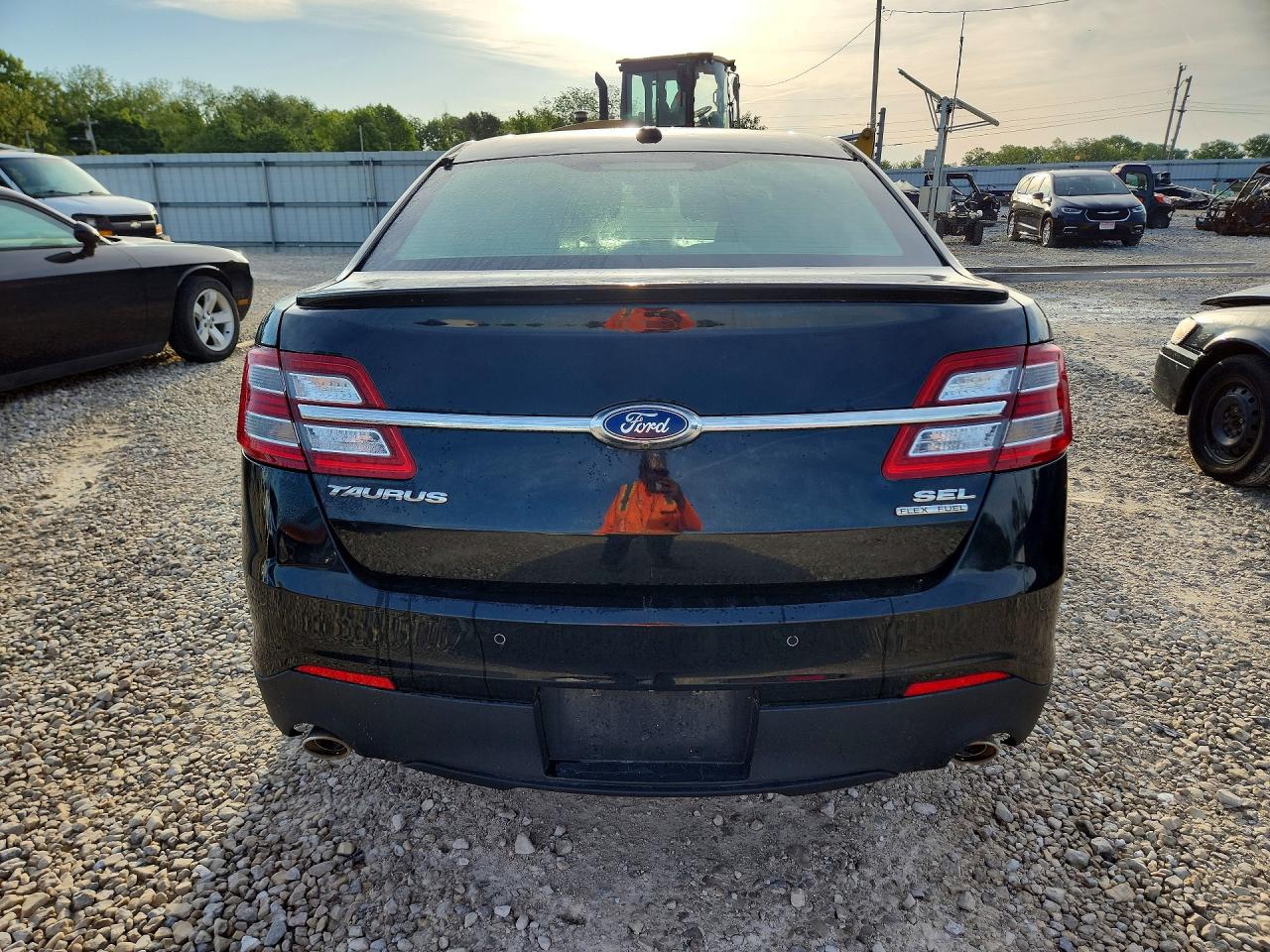 2018 FORD TAURUS SEL photo 12