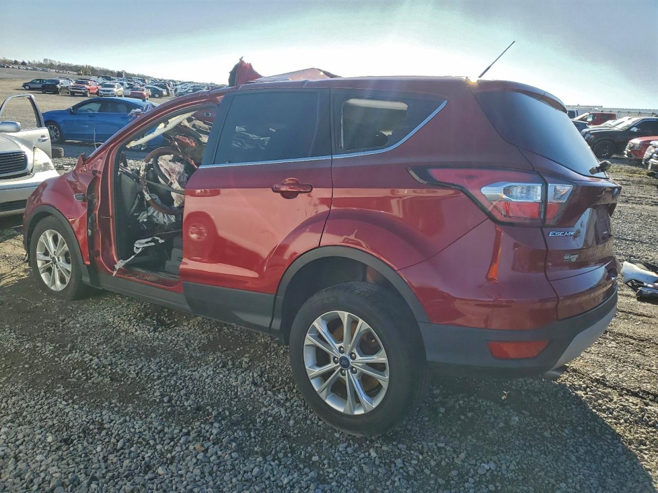2017 FORD ESCAPE SE photo 3