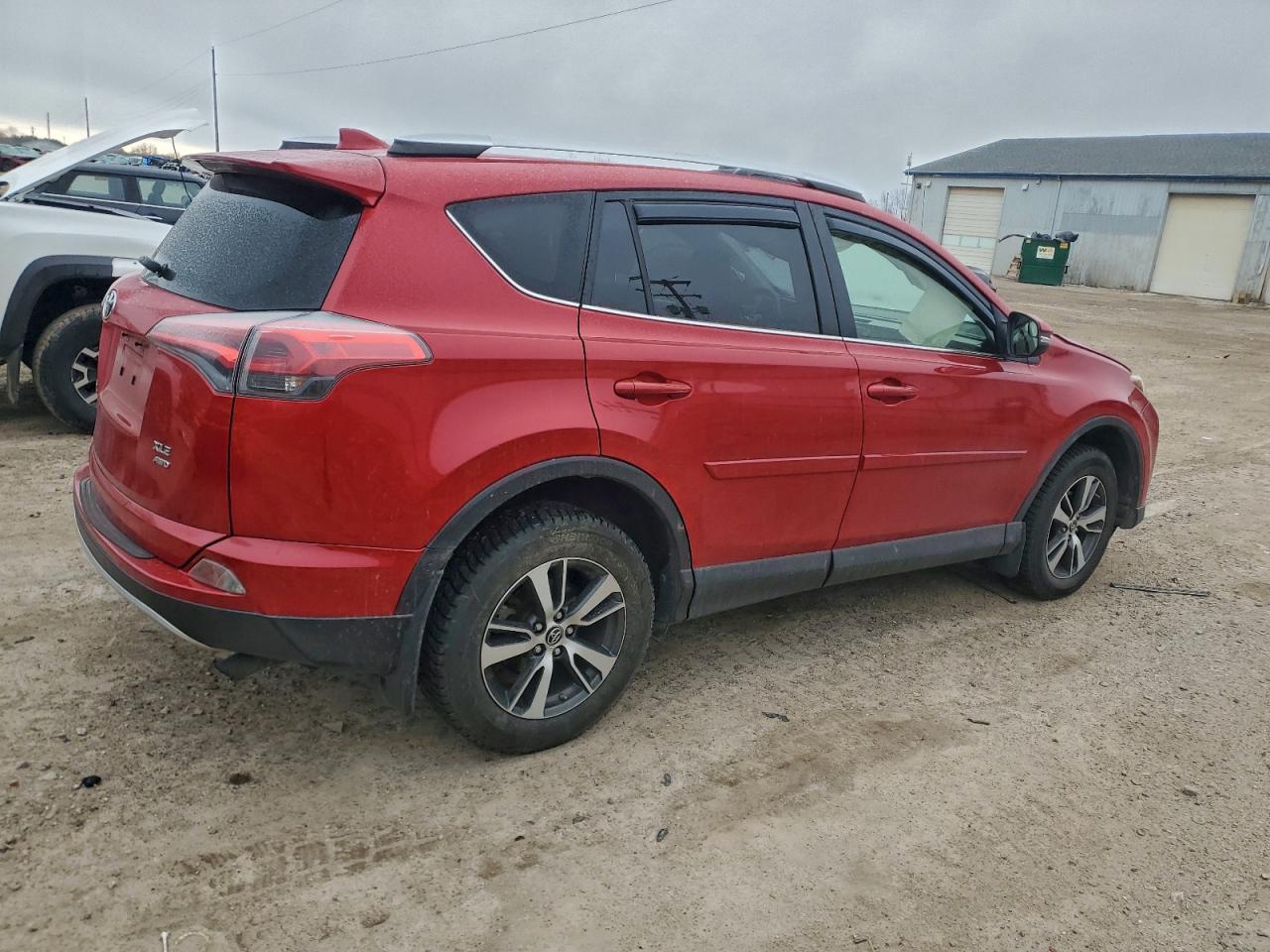 2016 TOYOTA RAV4 XLE photo 3