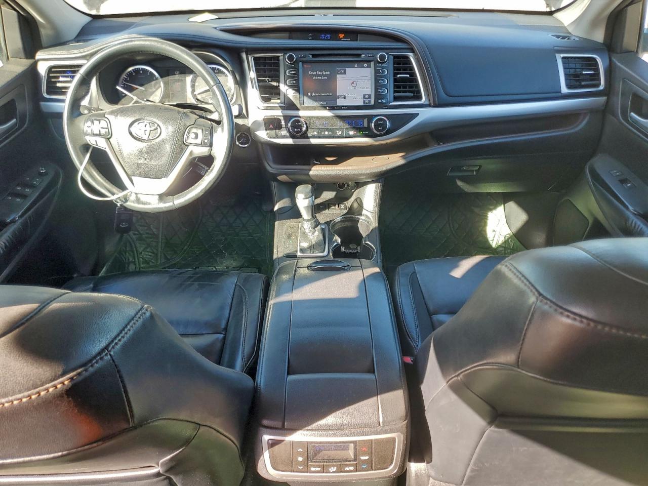 2016 TOYOTA HIGHLANDER XLE photo 8