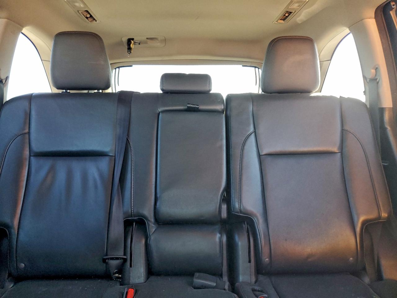 2016 TOYOTA HIGHLANDER XLE photo 10