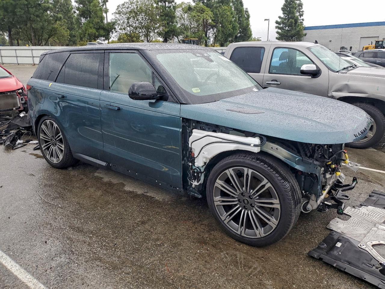 2024 LAND ROVER RANGE ROVER SPORT SE photo 4