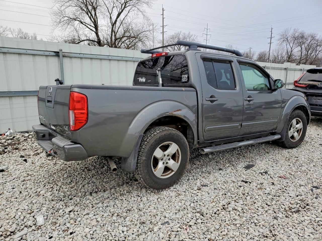 2005 NISSAN FRONTIER CREW CAB LE photo 3