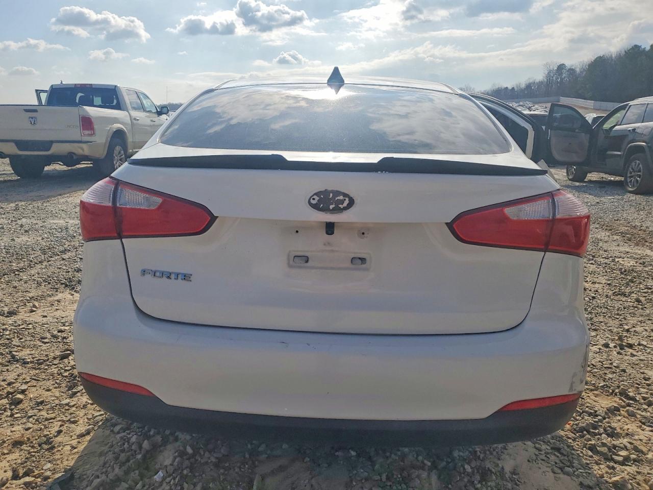 2015 KIA FORTE LX photo 6