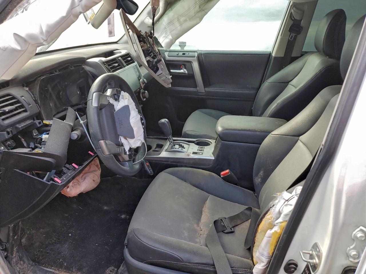 2022 TOYOTA 4RUNNER SR5 photo 7
