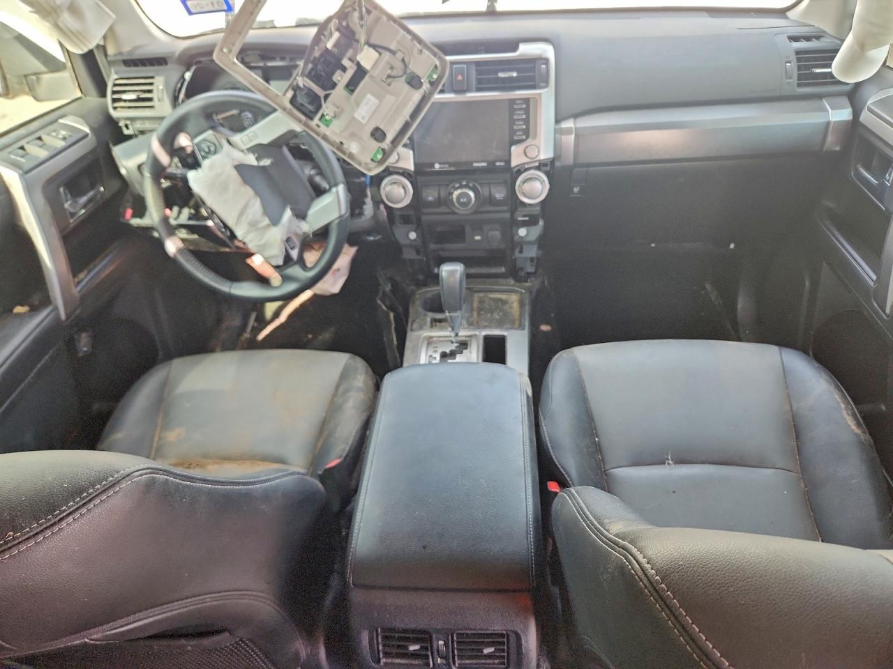 2022 TOYOTA 4RUNNER SR5 photo 8