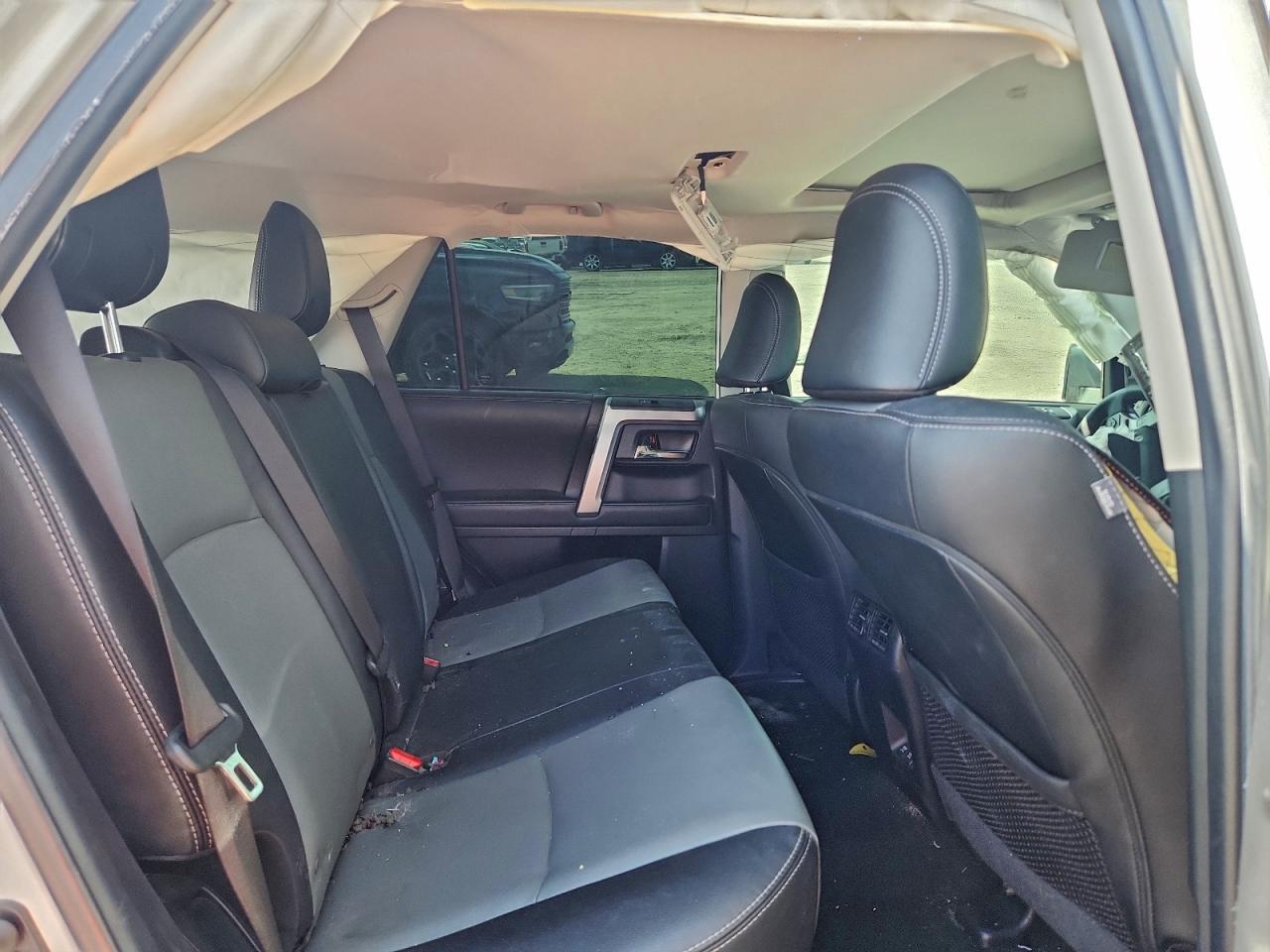 2022 TOYOTA 4RUNNER SR5 photo 11