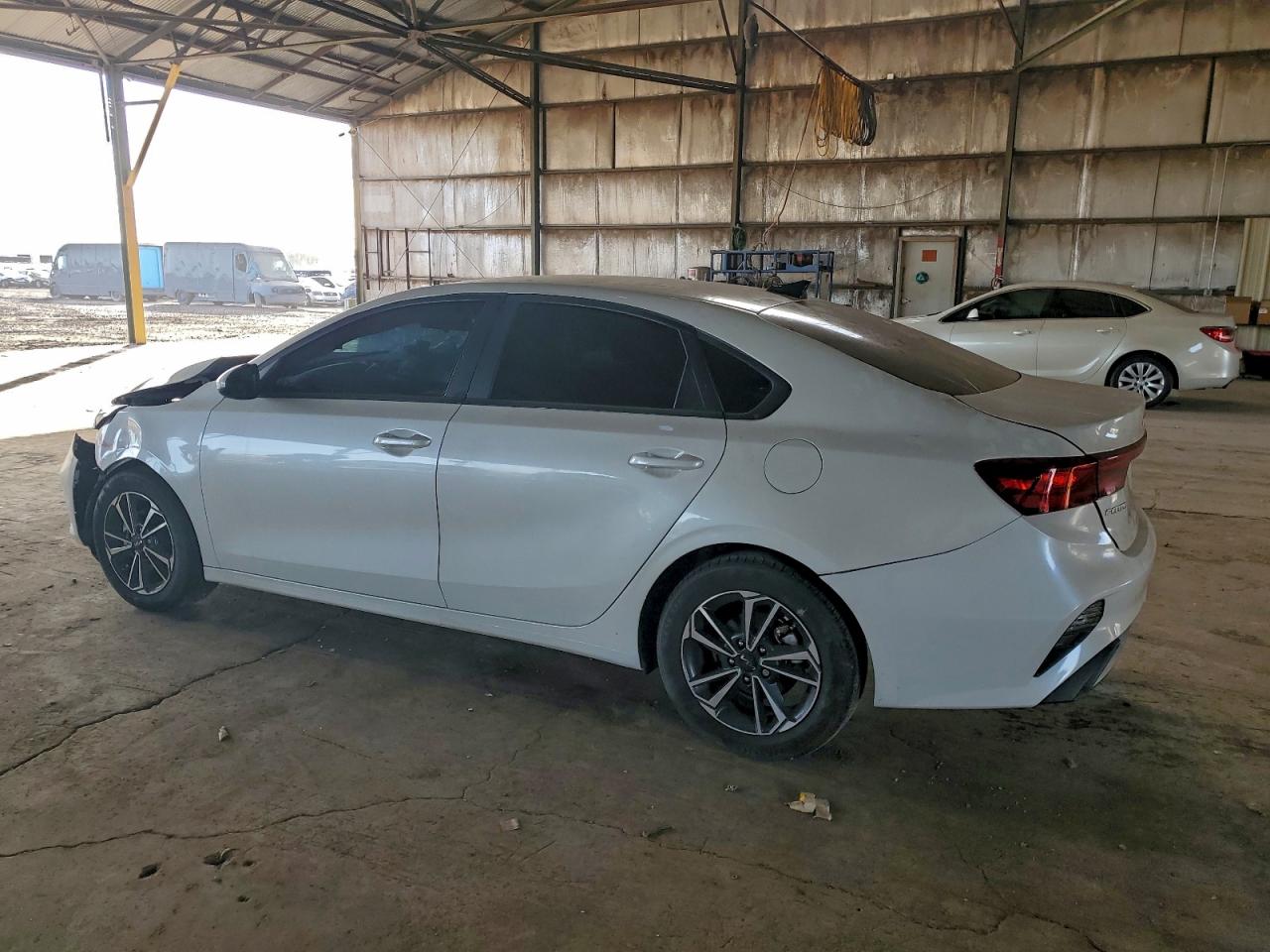 2023 KIA FORTE LX photo 2