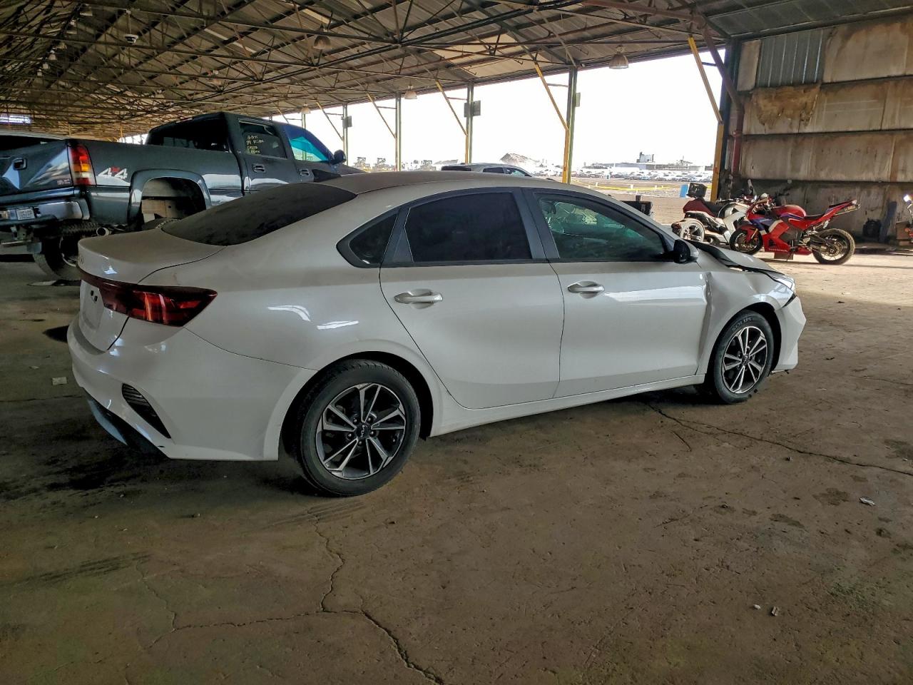 2023 KIA FORTE LX photo 3