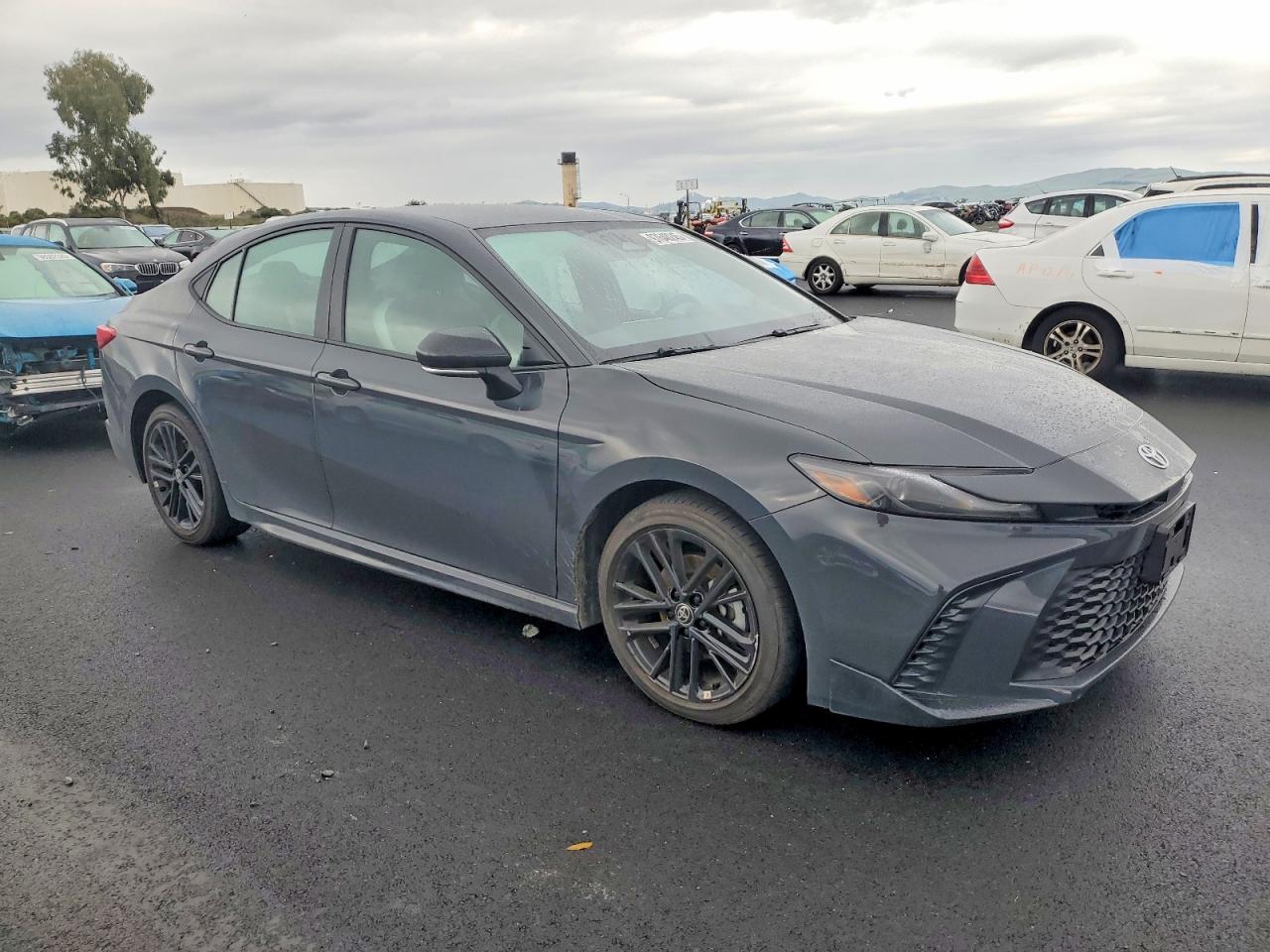2025 TOYOTA CAMRY XSE photo 4