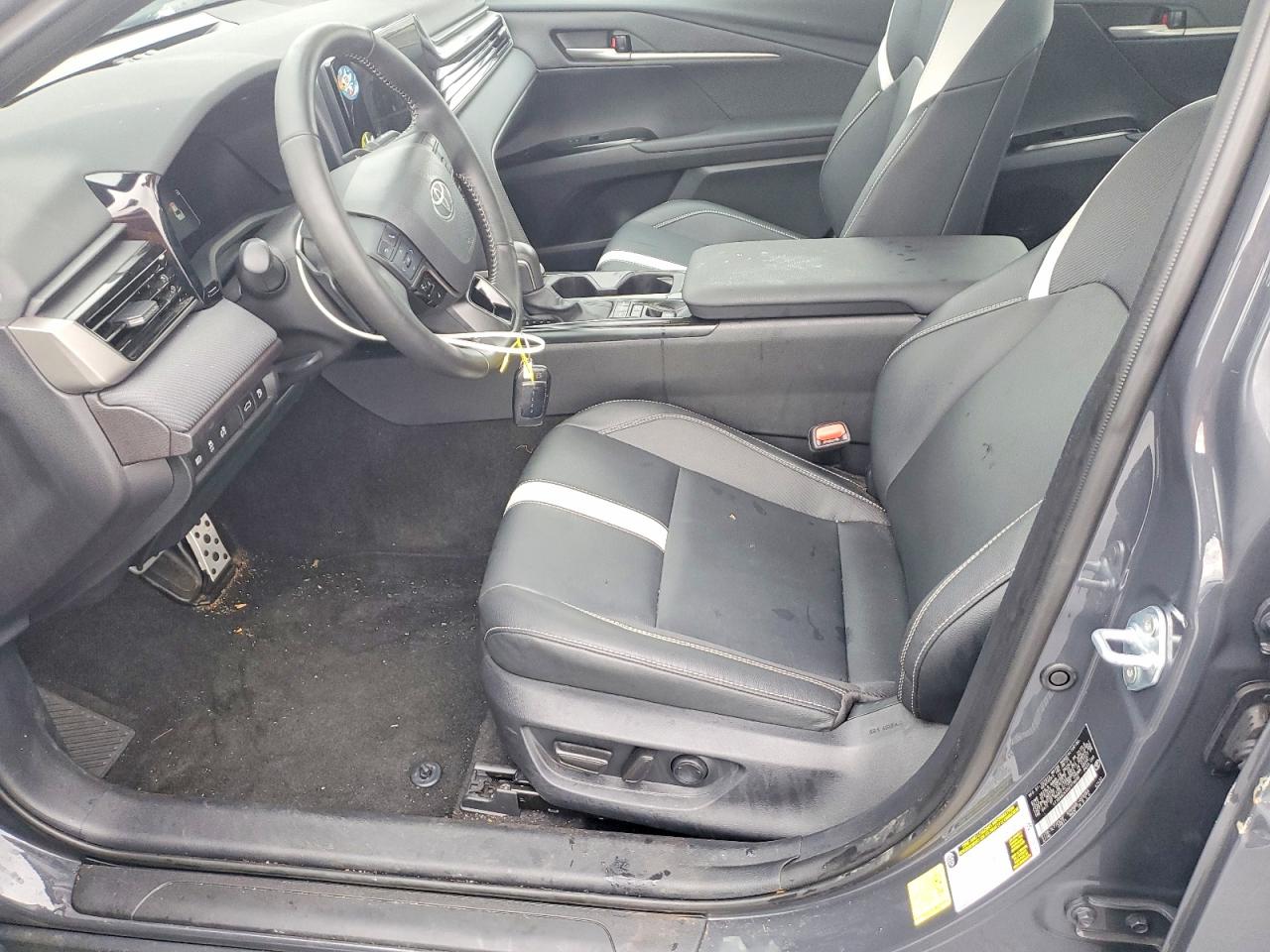 2025 TOYOTA CAMRY XSE photo 7