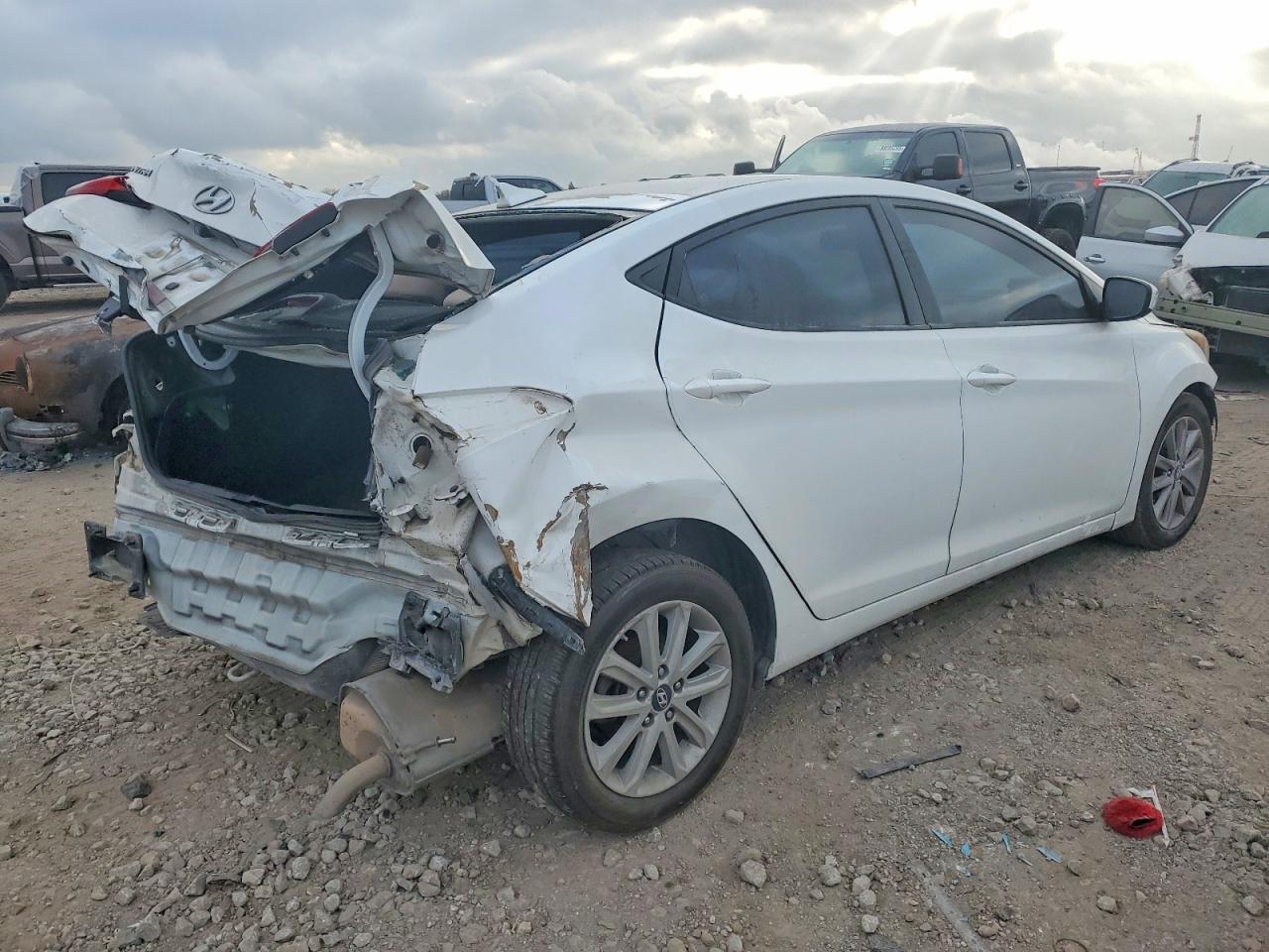 2016 HYUNDAI ELANTRA SE photo 3