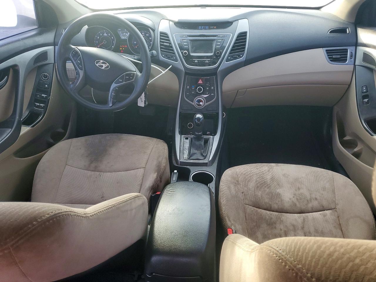 2016 HYUNDAI ELANTRA SE photo 8