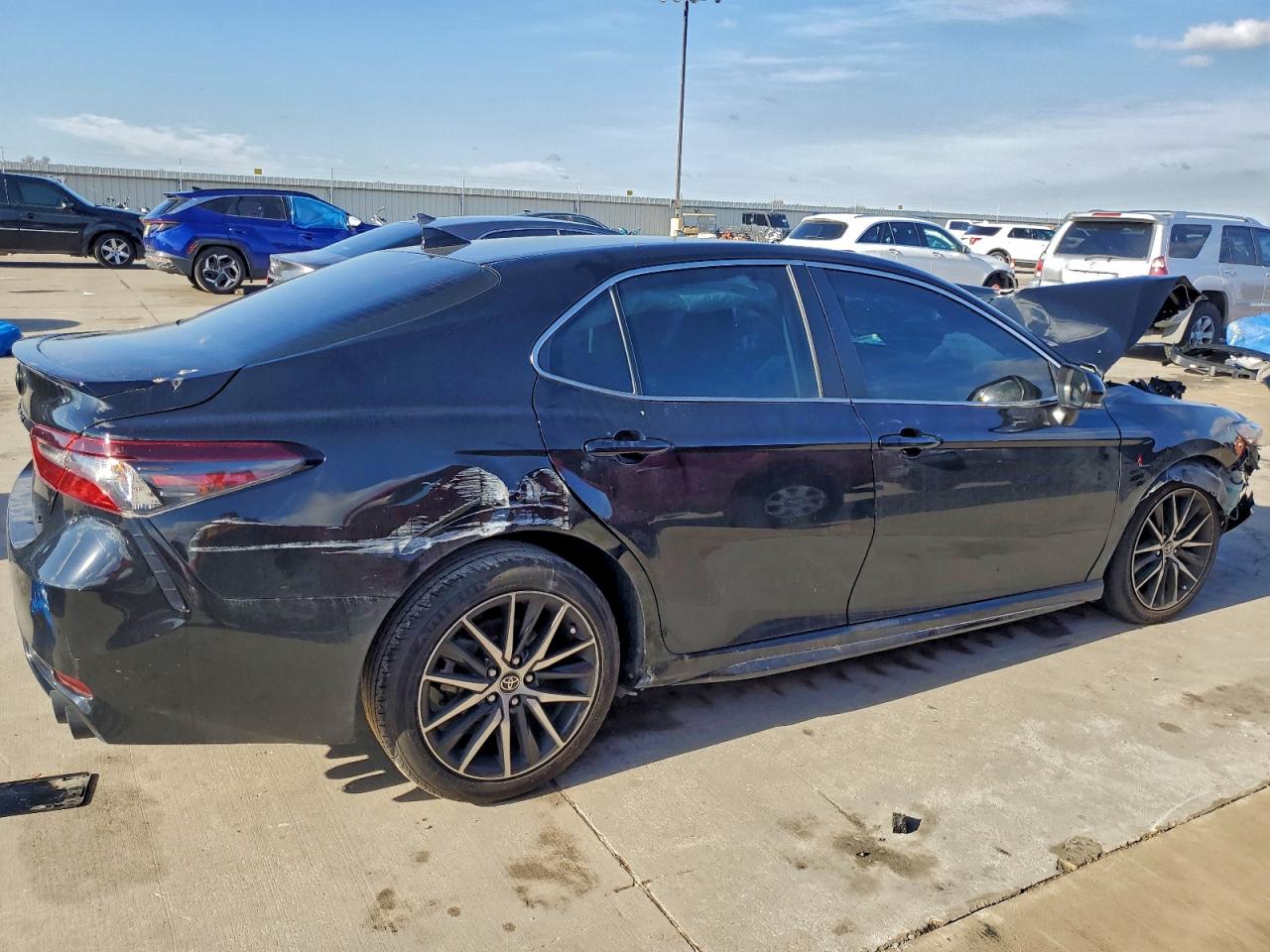 2023 TOYOTA CAMRY SE NIGHT SHADE photo 3