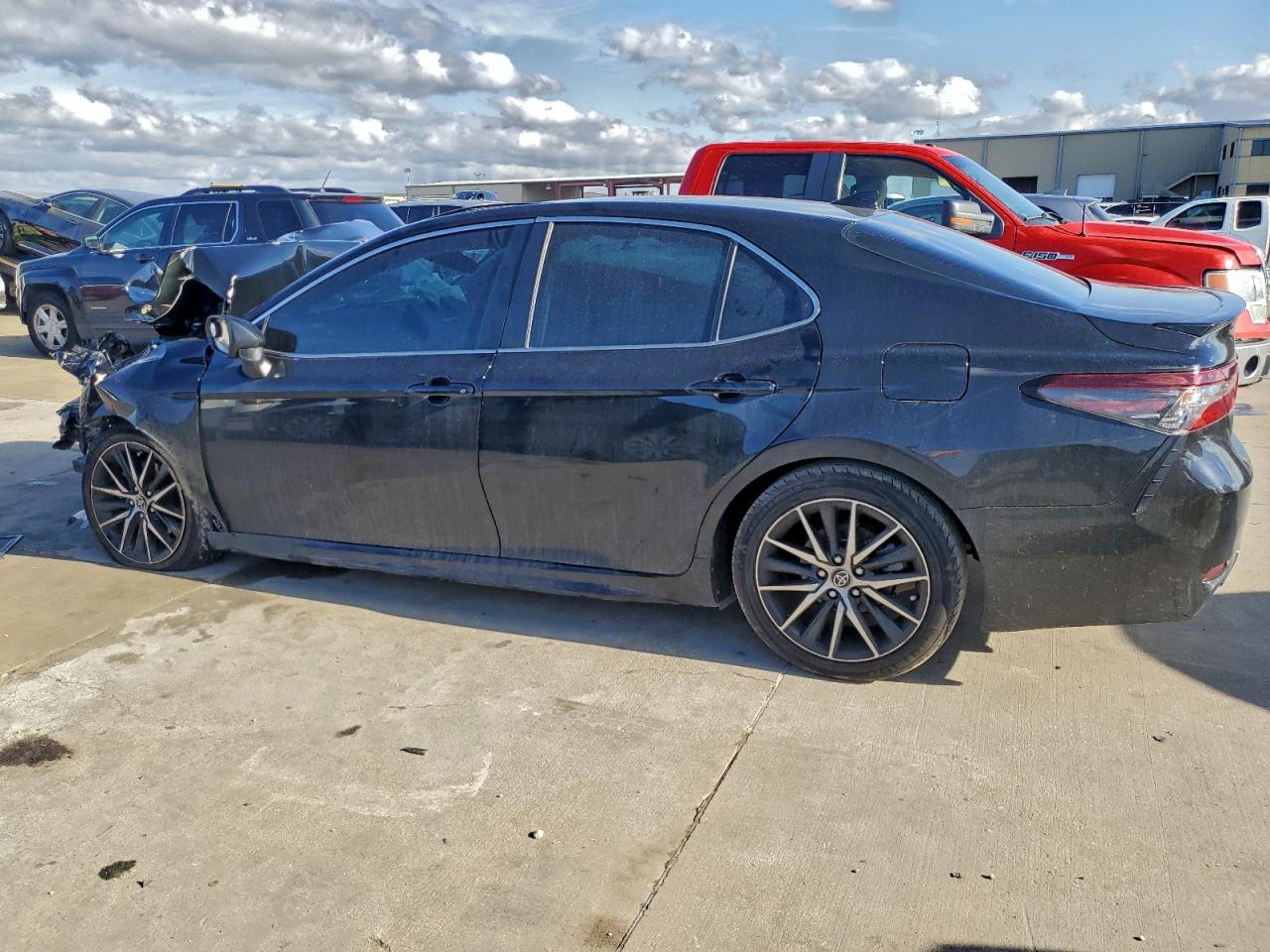 2023 TOYOTA CAMRY SE NIGHT SHADE photo 2