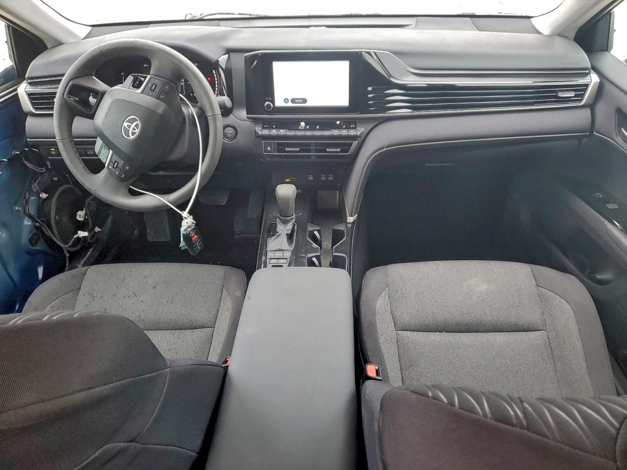 2025 TOYOTA CAMRY LE photo 8