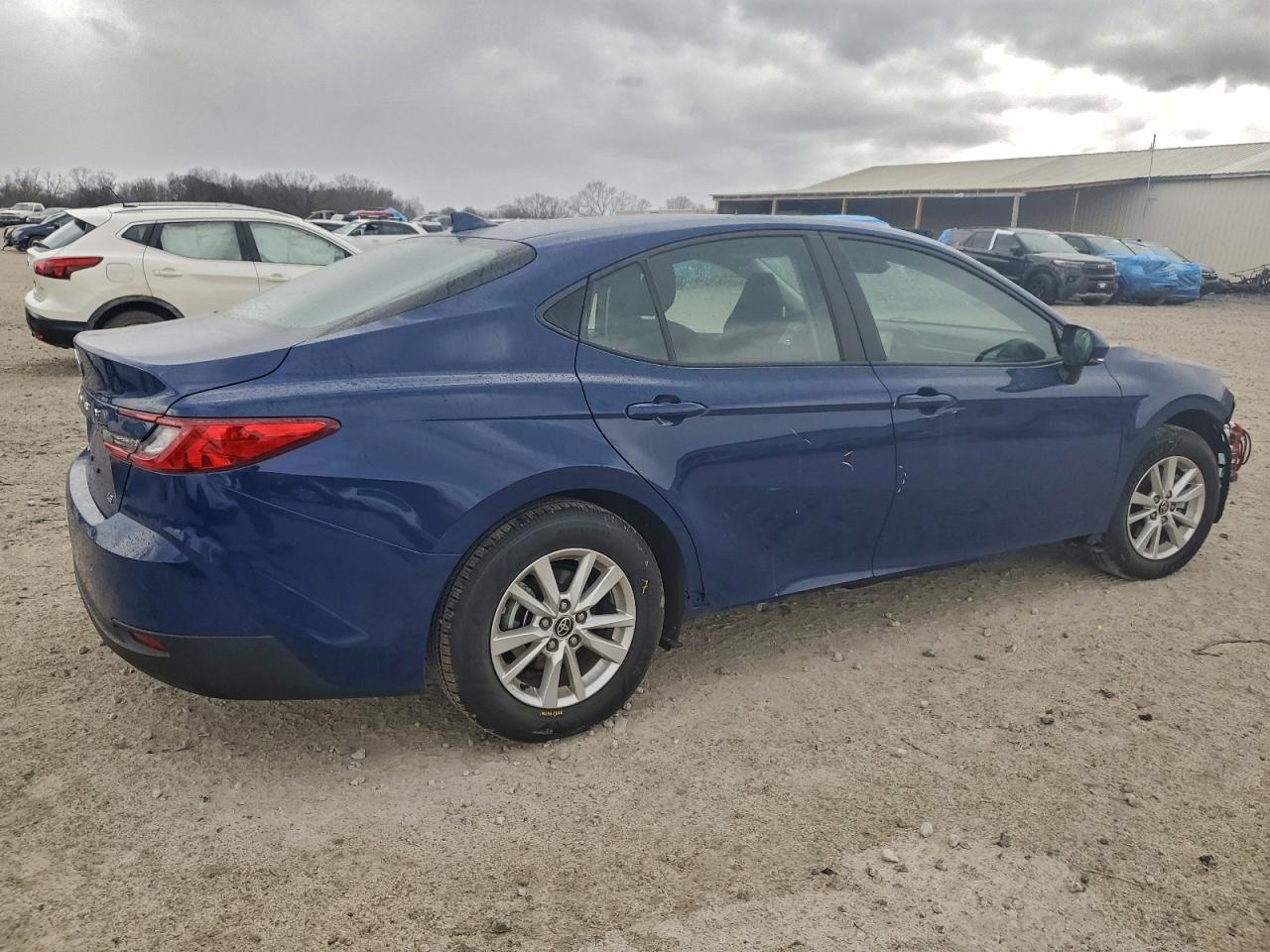 2025 TOYOTA CAMRY LE photo 3