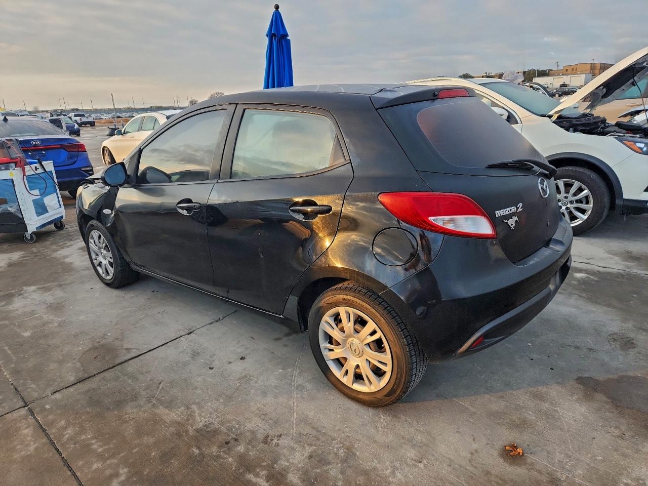 2012 MAZDA MAZDA2 photo 2