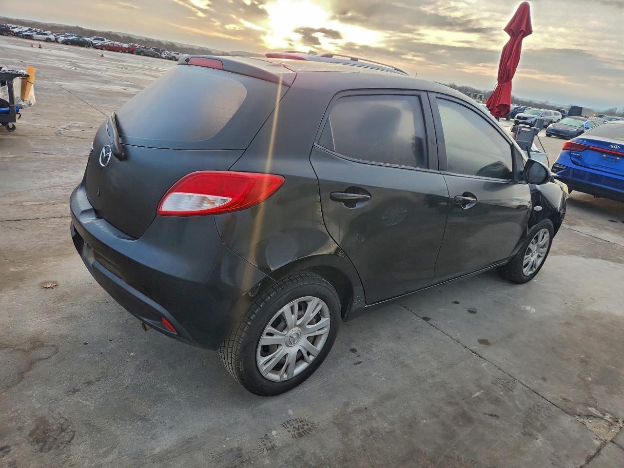 2012 MAZDA MAZDA2 photo 3