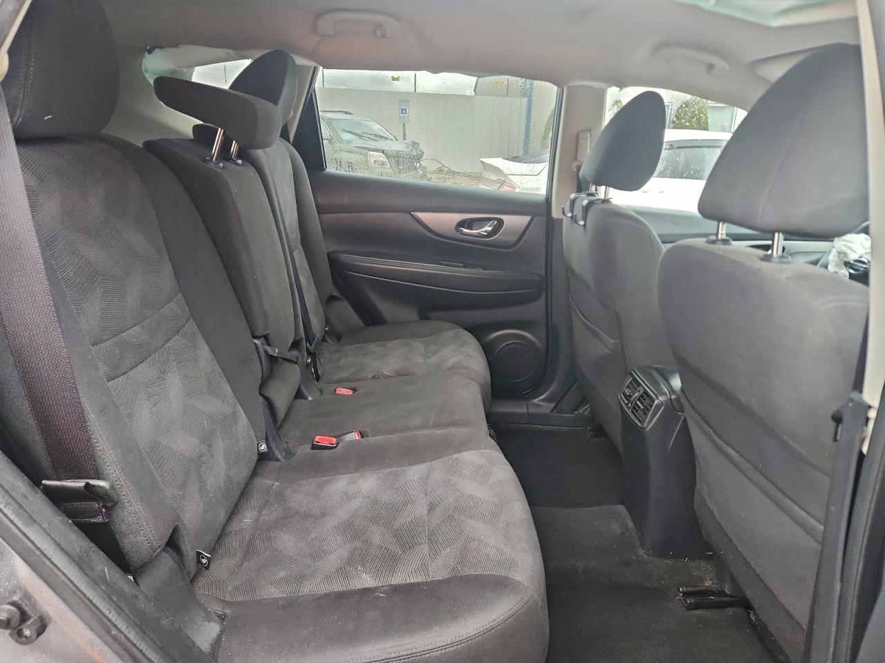 2016 NISSAN ROGUE SV photo 11