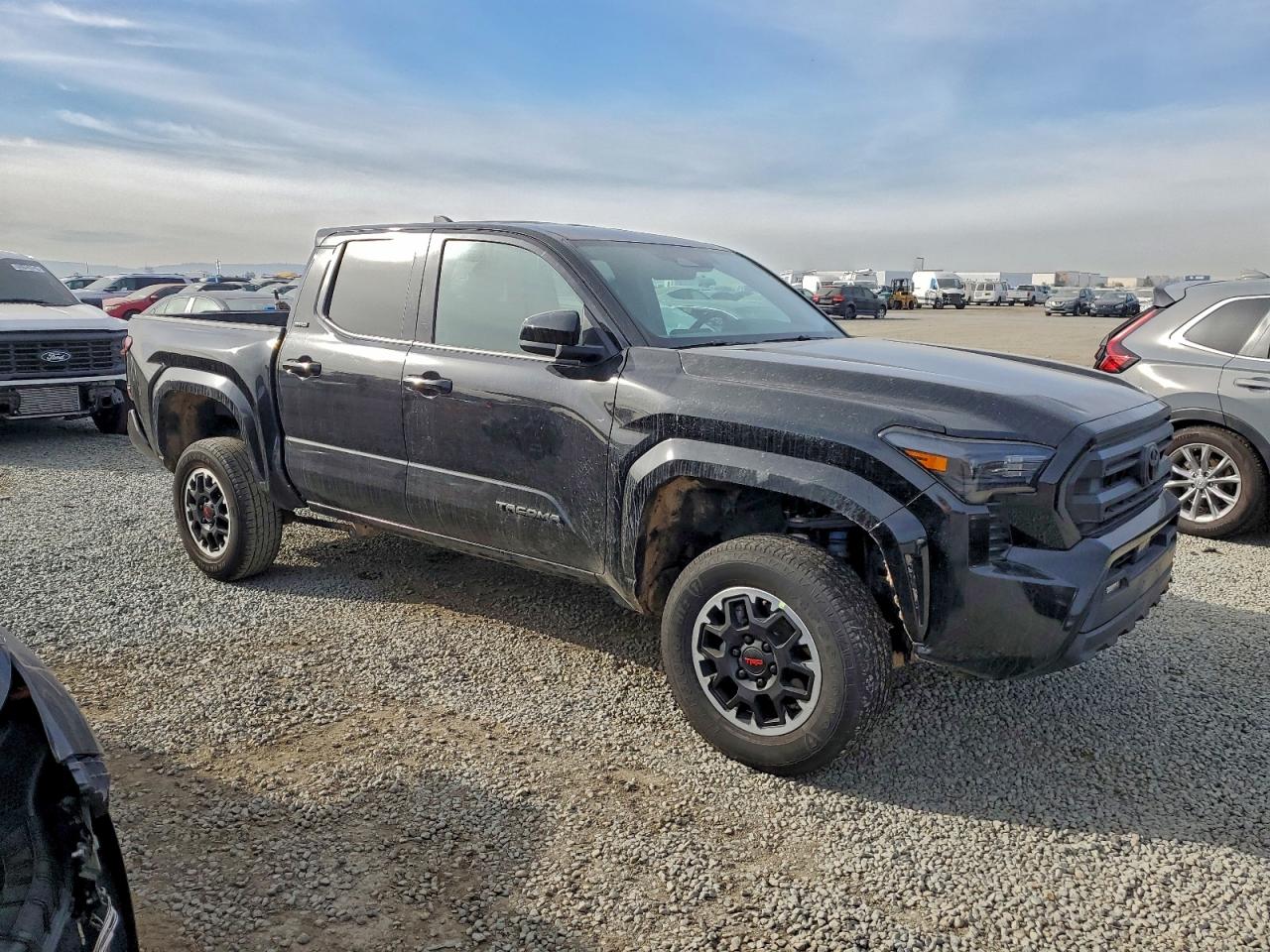 2025 TOYOTA TACOMA DOUBLE CAB photo 4
