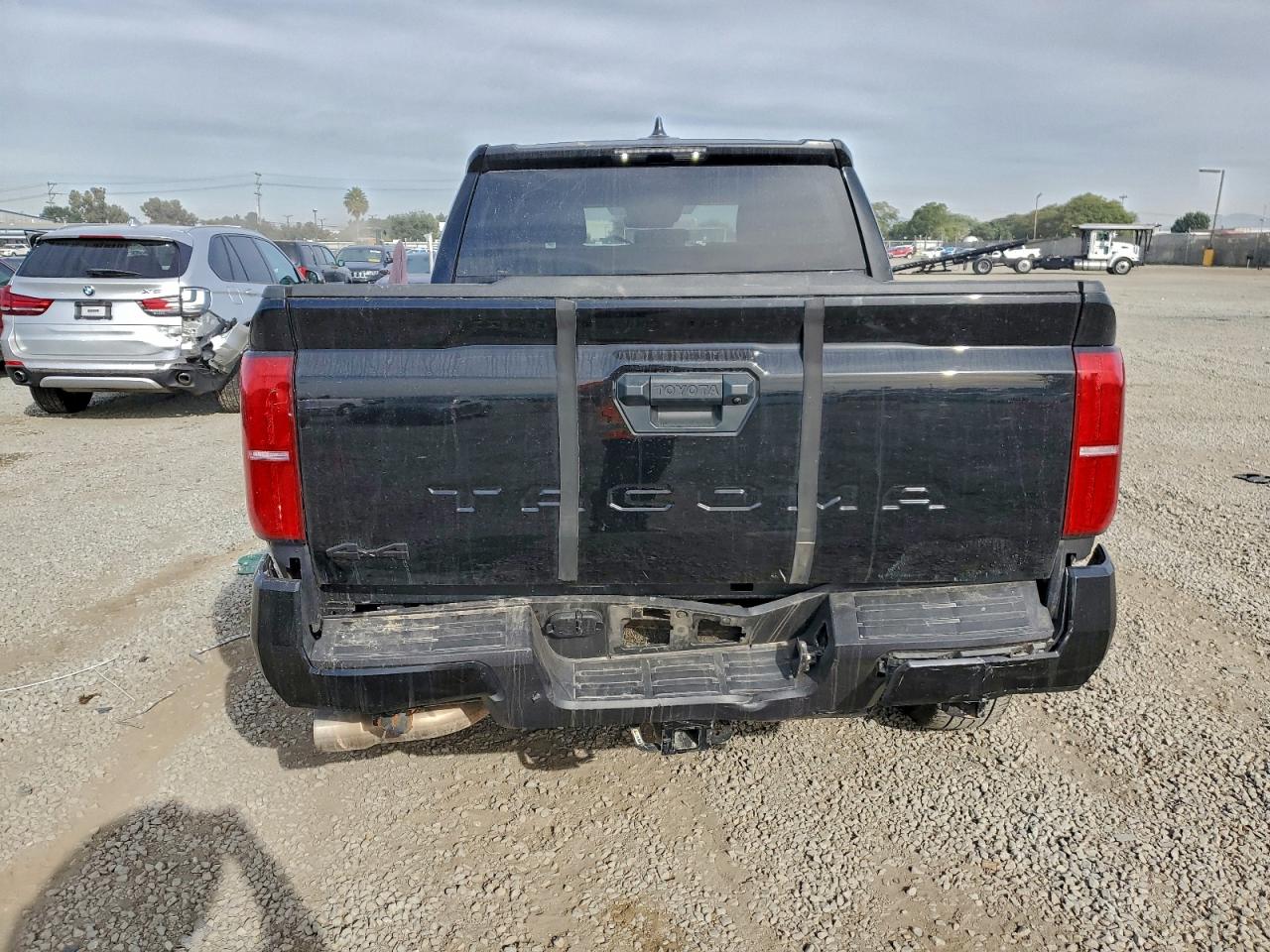 2025 TOYOTA TACOMA DOUBLE CAB photo 6