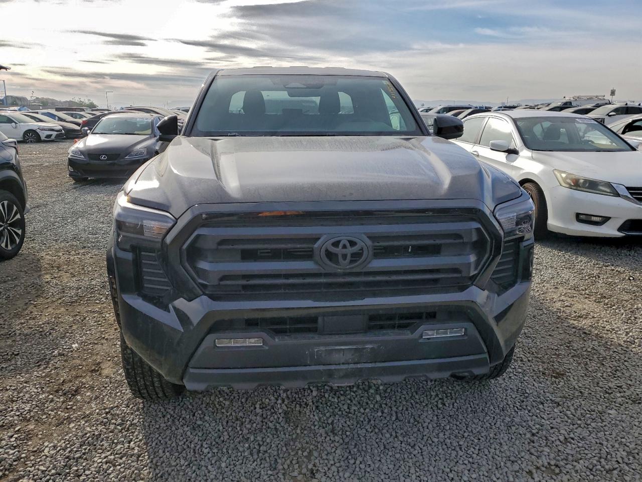 2025 TOYOTA TACOMA DOUBLE CAB photo 5