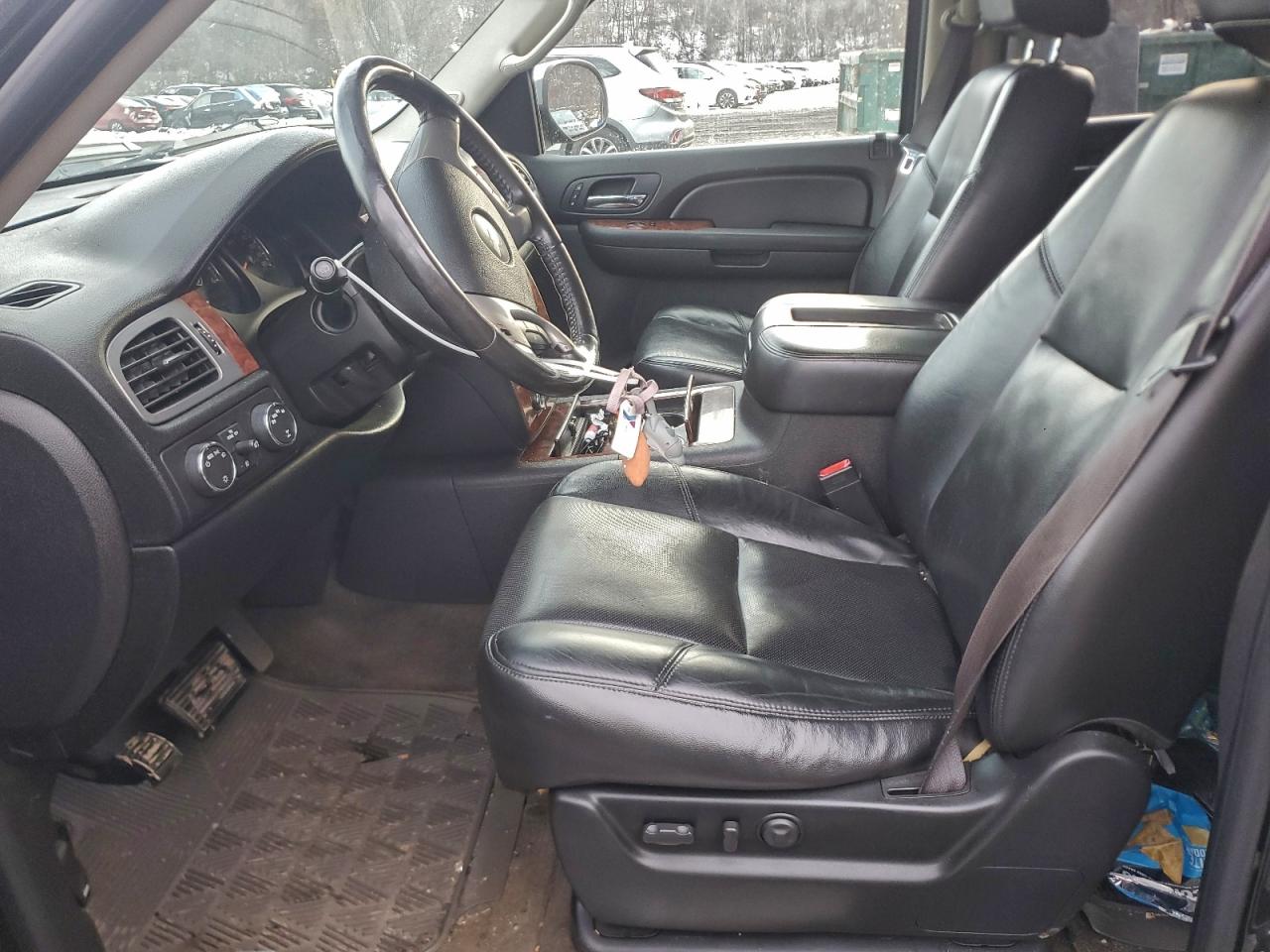 2009 CHEVROLET SUBURBAN K1500 LTZ photo 7