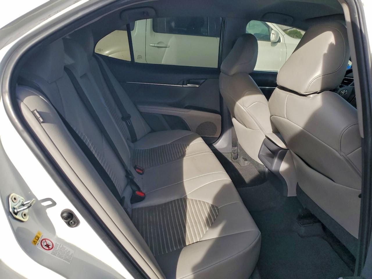 2018 TOYOTA CAMRY L photo 10