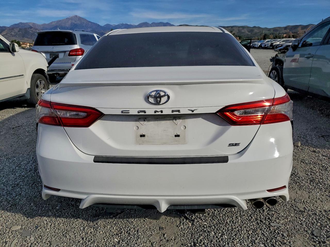 2018 TOYOTA CAMRY L photo 6