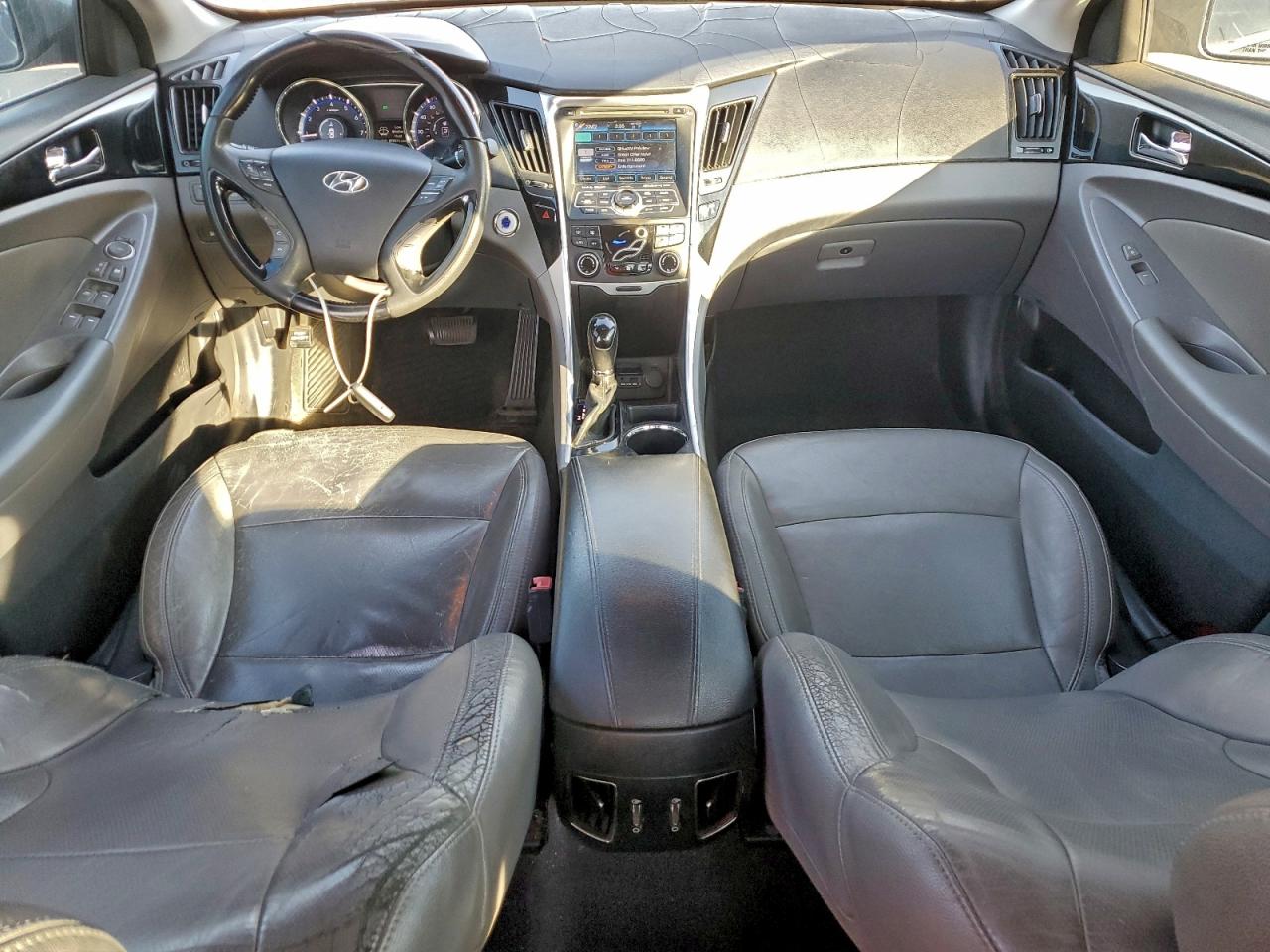 2013 HYUNDAI SONATA SE photo 8