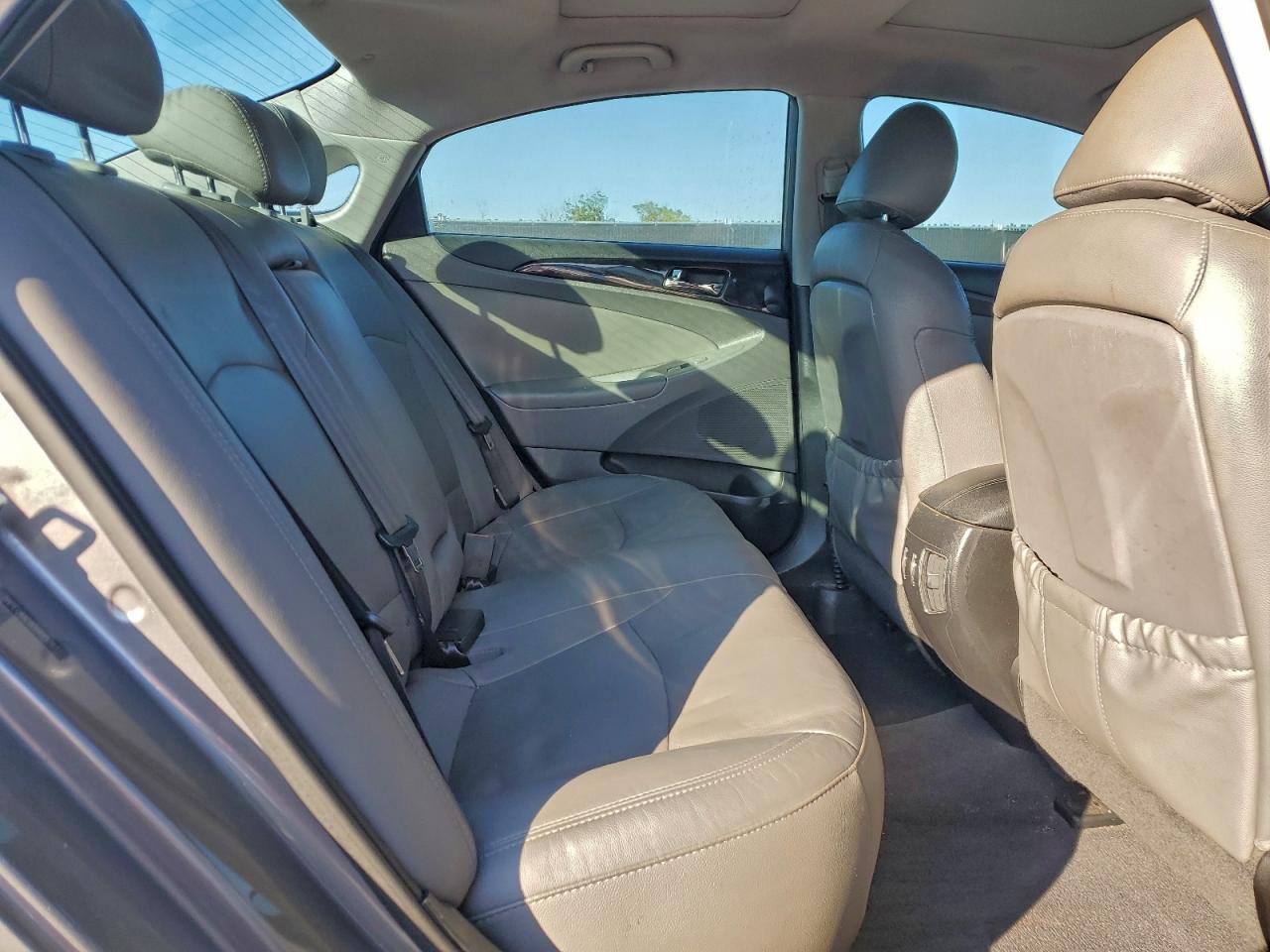 2013 HYUNDAI SONATA SE photo 10
