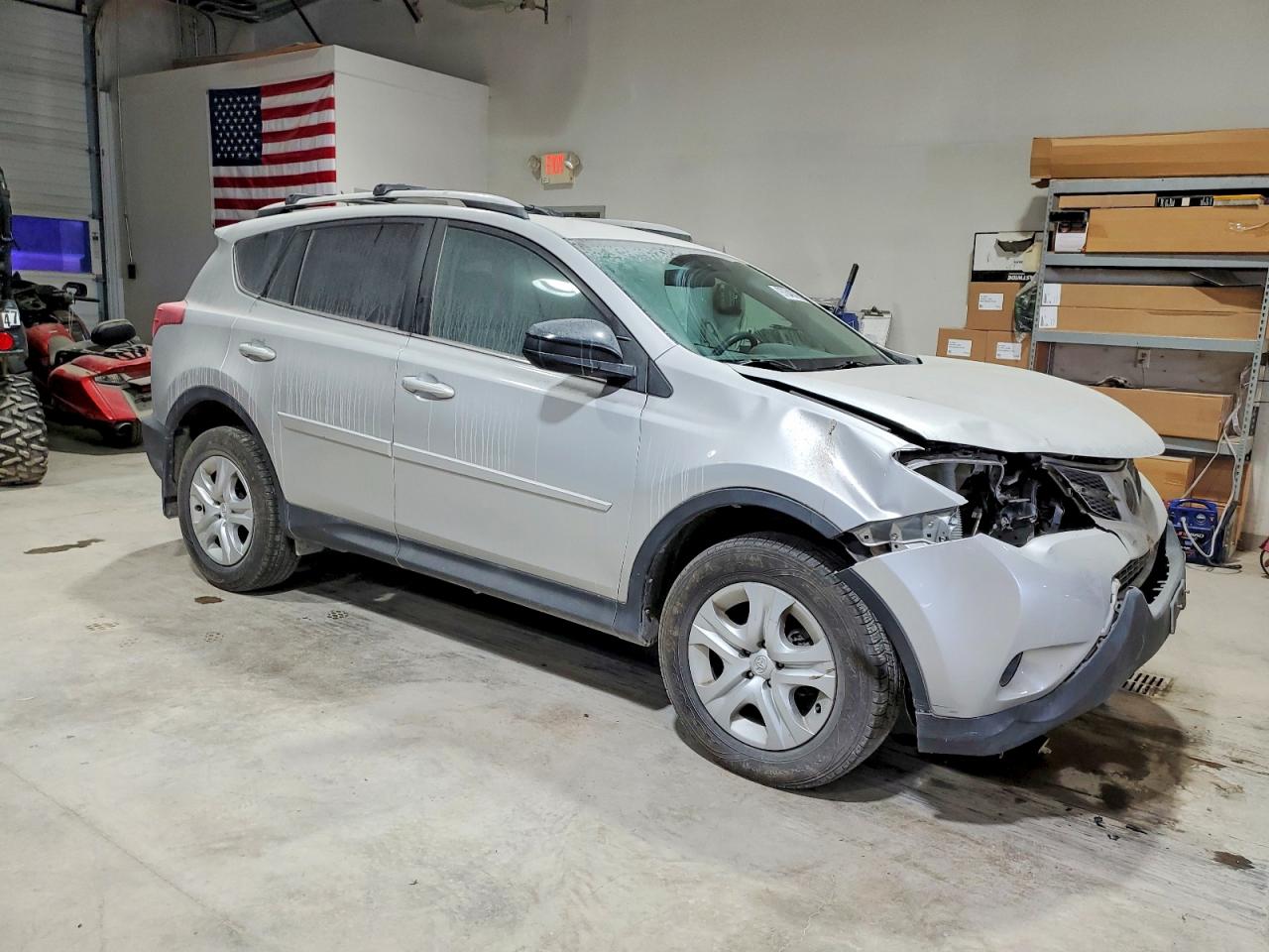 2013 TOYOTA RAV4 LE photo 4