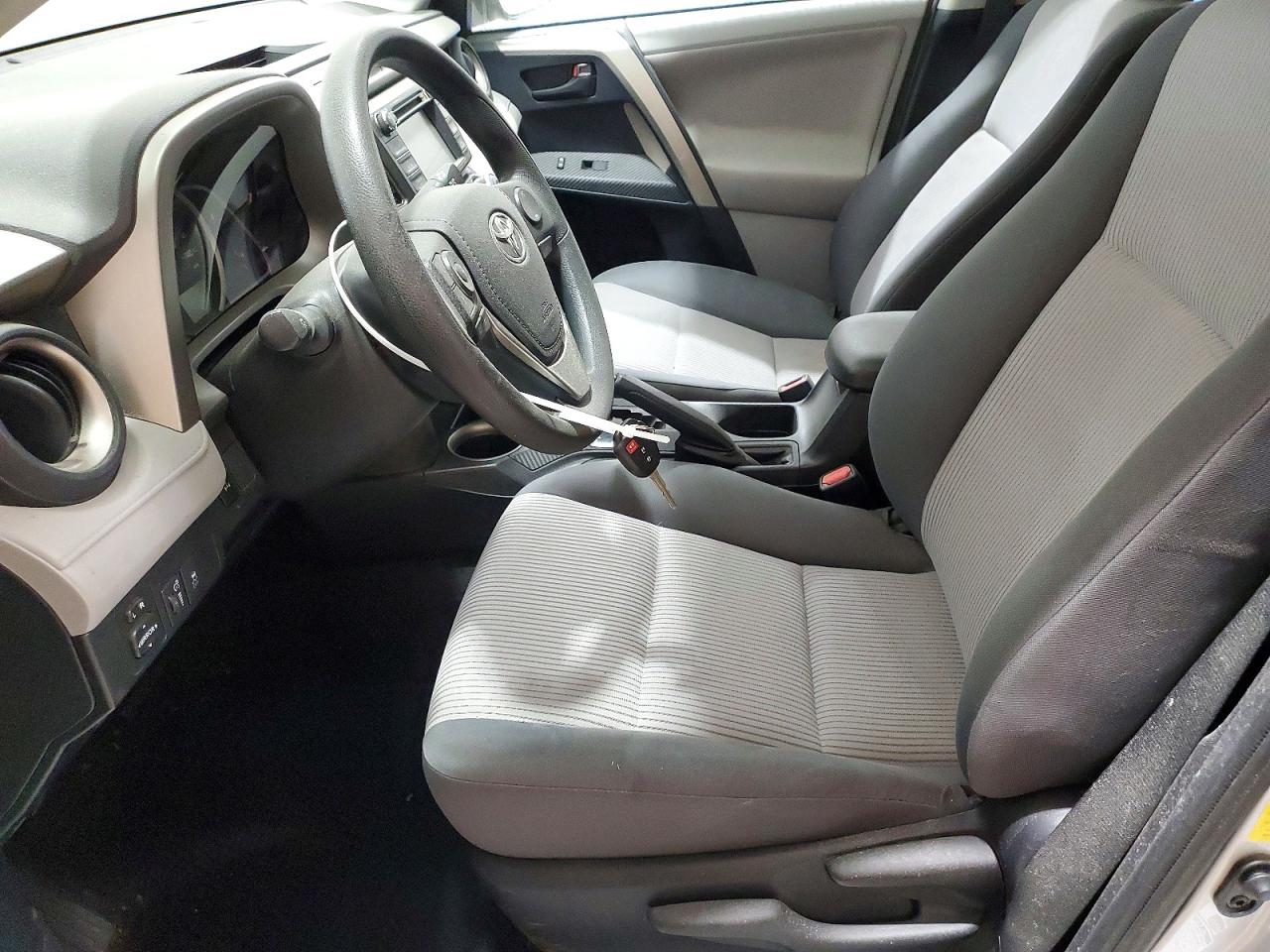 2013 TOYOTA RAV4 LE photo 7