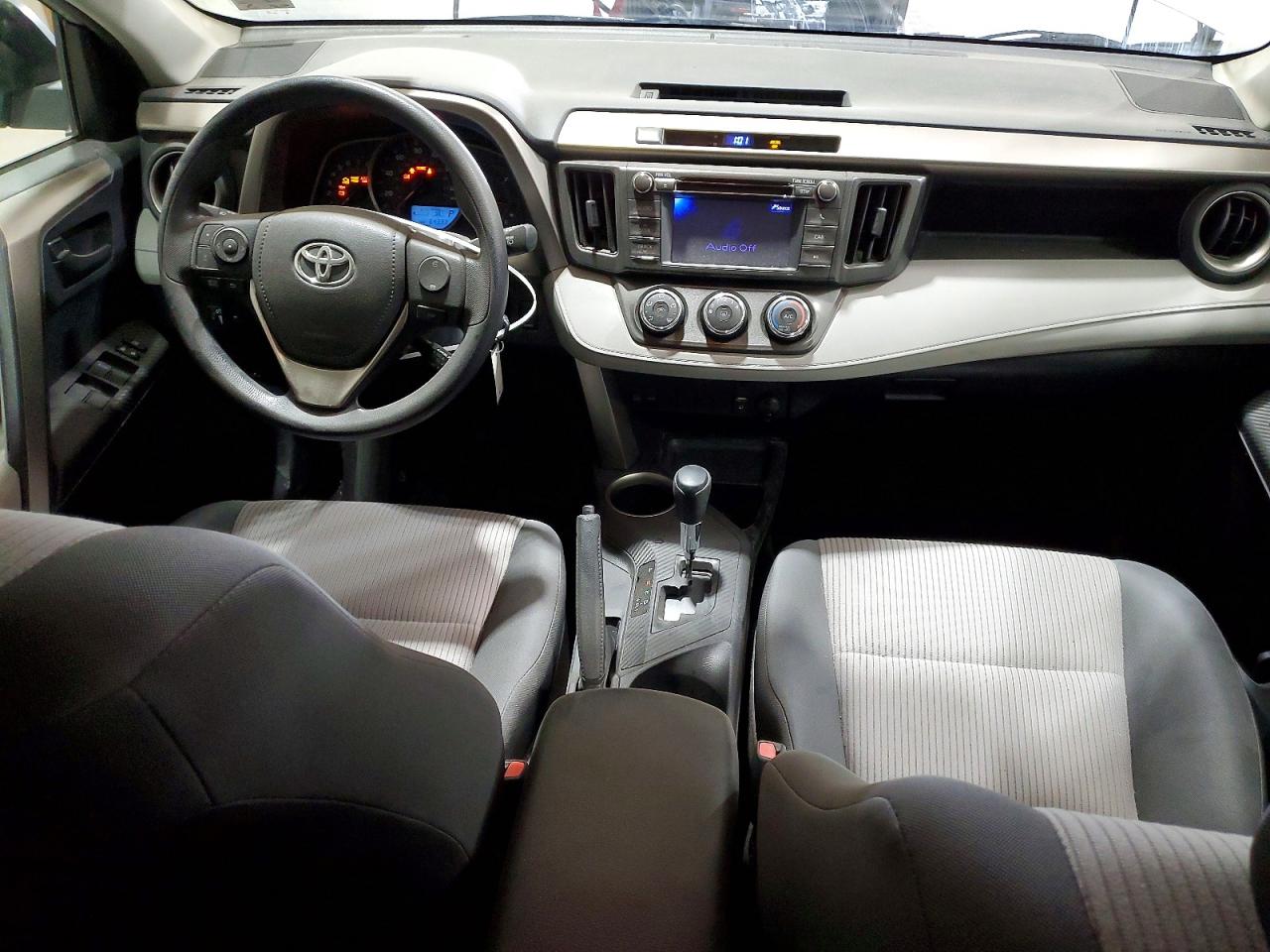 2013 TOYOTA RAV4 LE photo 8