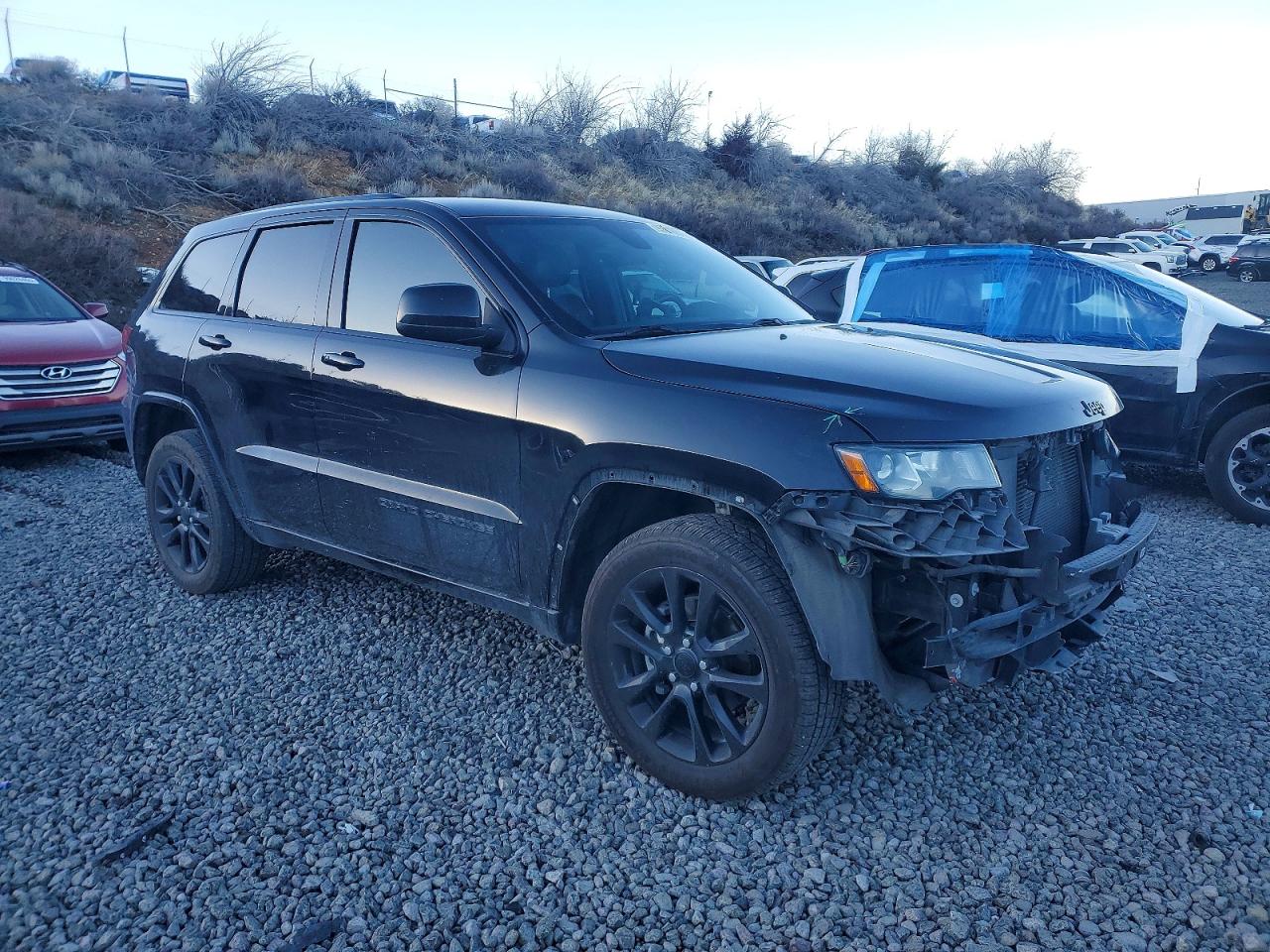 2018 JEEP GRAND CHEROKEE LAREDO photo 4