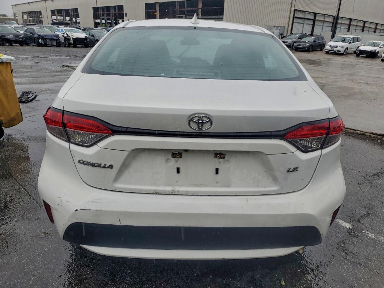 2021 TOYOTA COROLLA LE photo 6