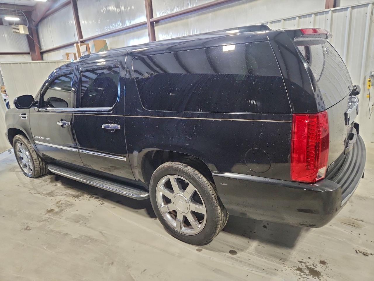 2008 CADILLAC ESCALADE ESV photo 2