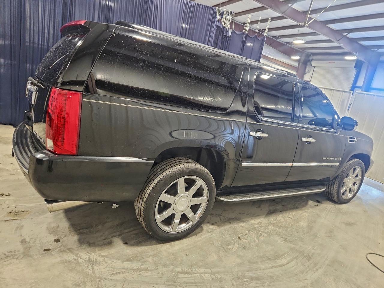 2008 CADILLAC ESCALADE ESV photo 3