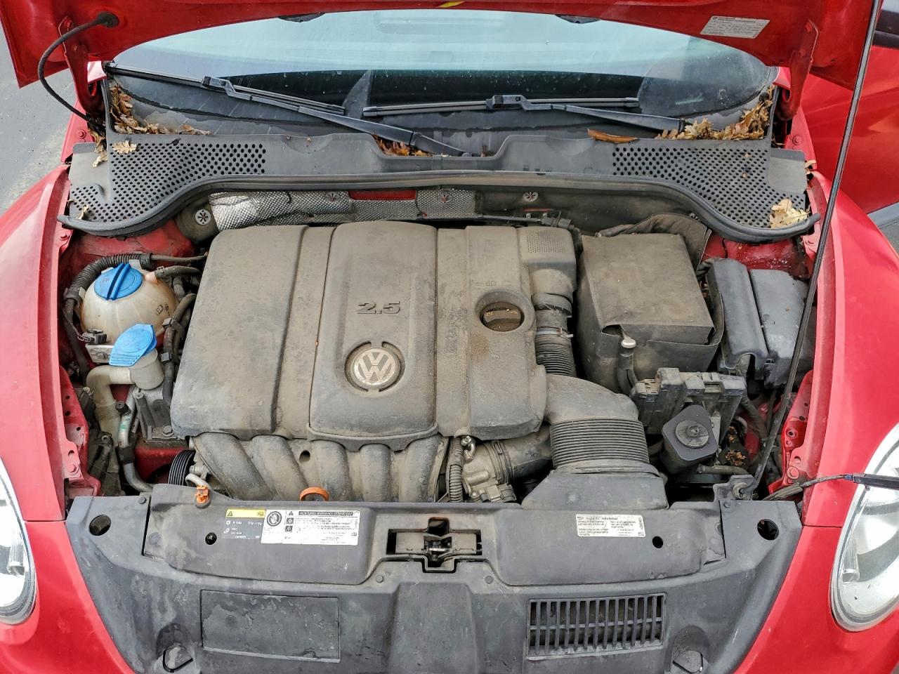 2013 VOLKSWAGEN BEETLE photo 11