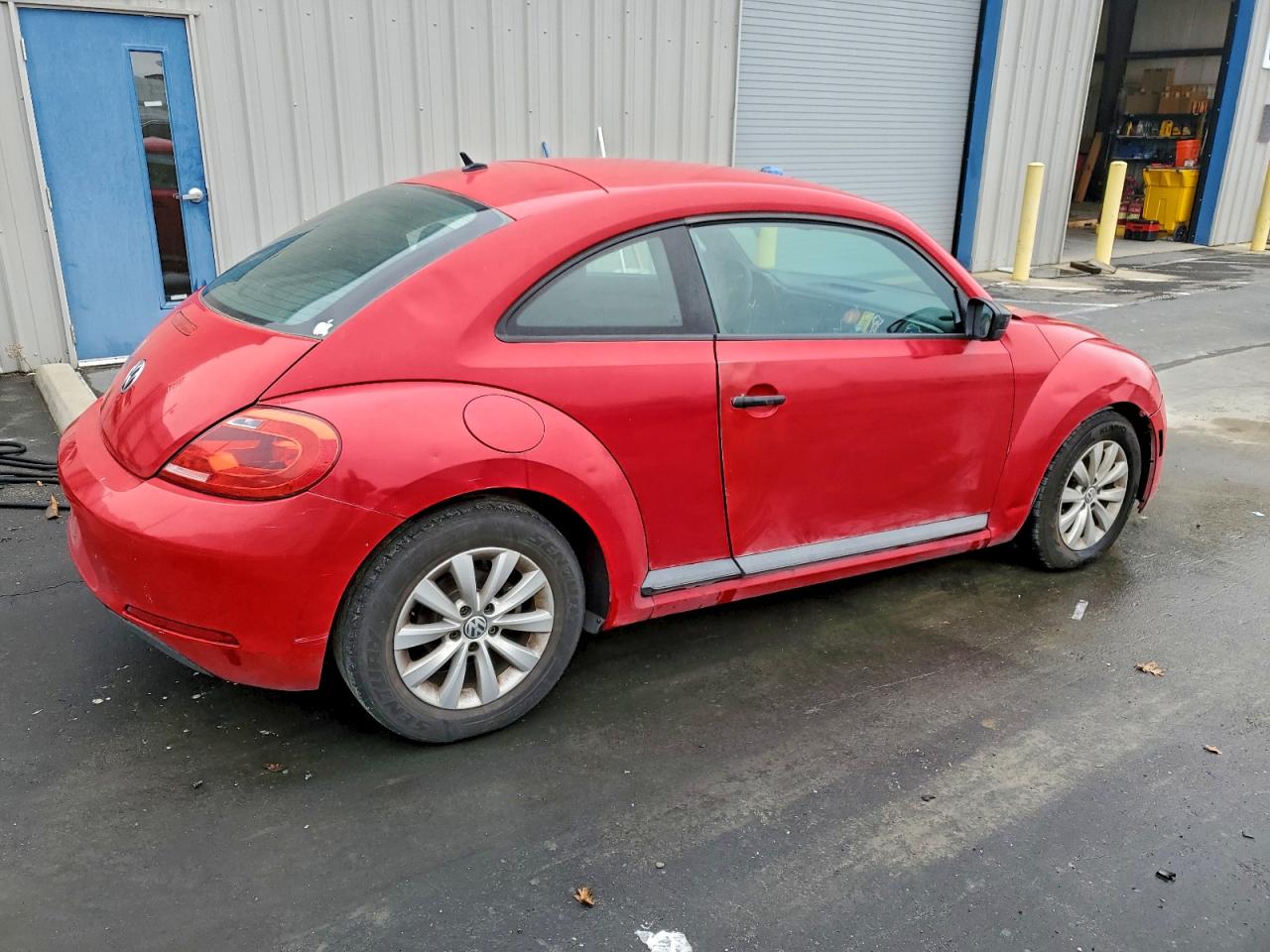 2013 VOLKSWAGEN BEETLE photo 3