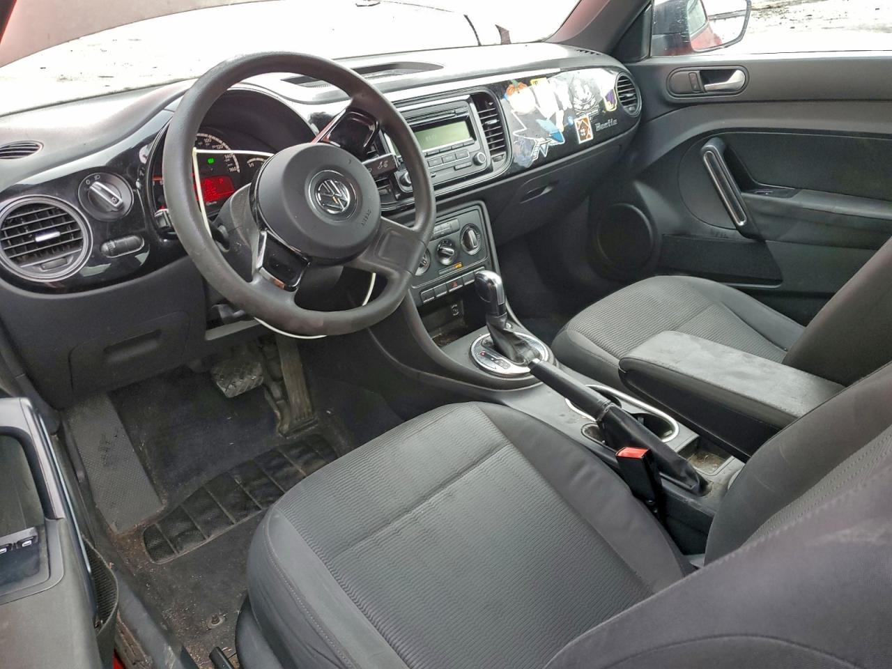 2013 VOLKSWAGEN BEETLE photo 8
