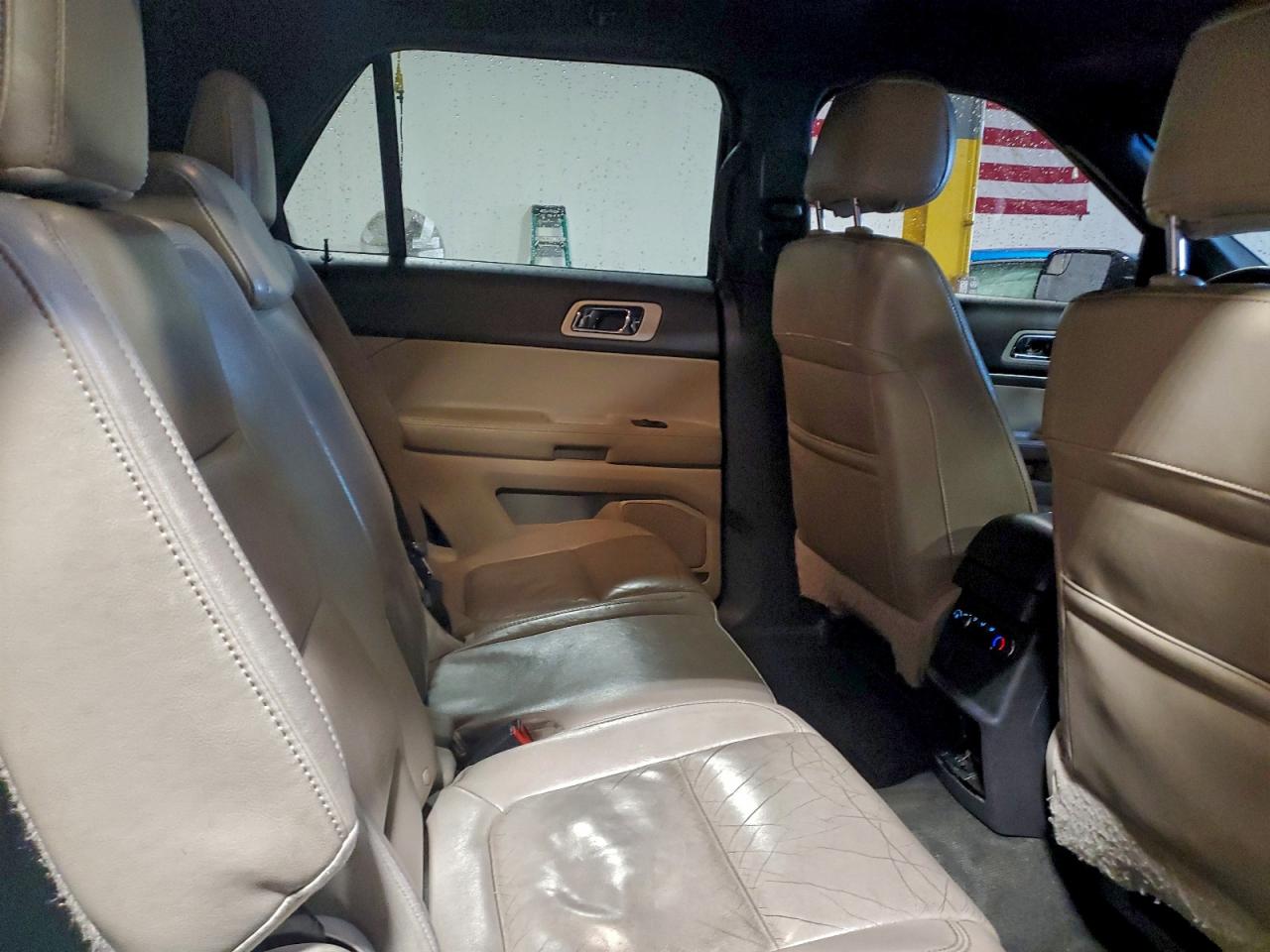 2011 FORD EXPLORER XLT photo 11