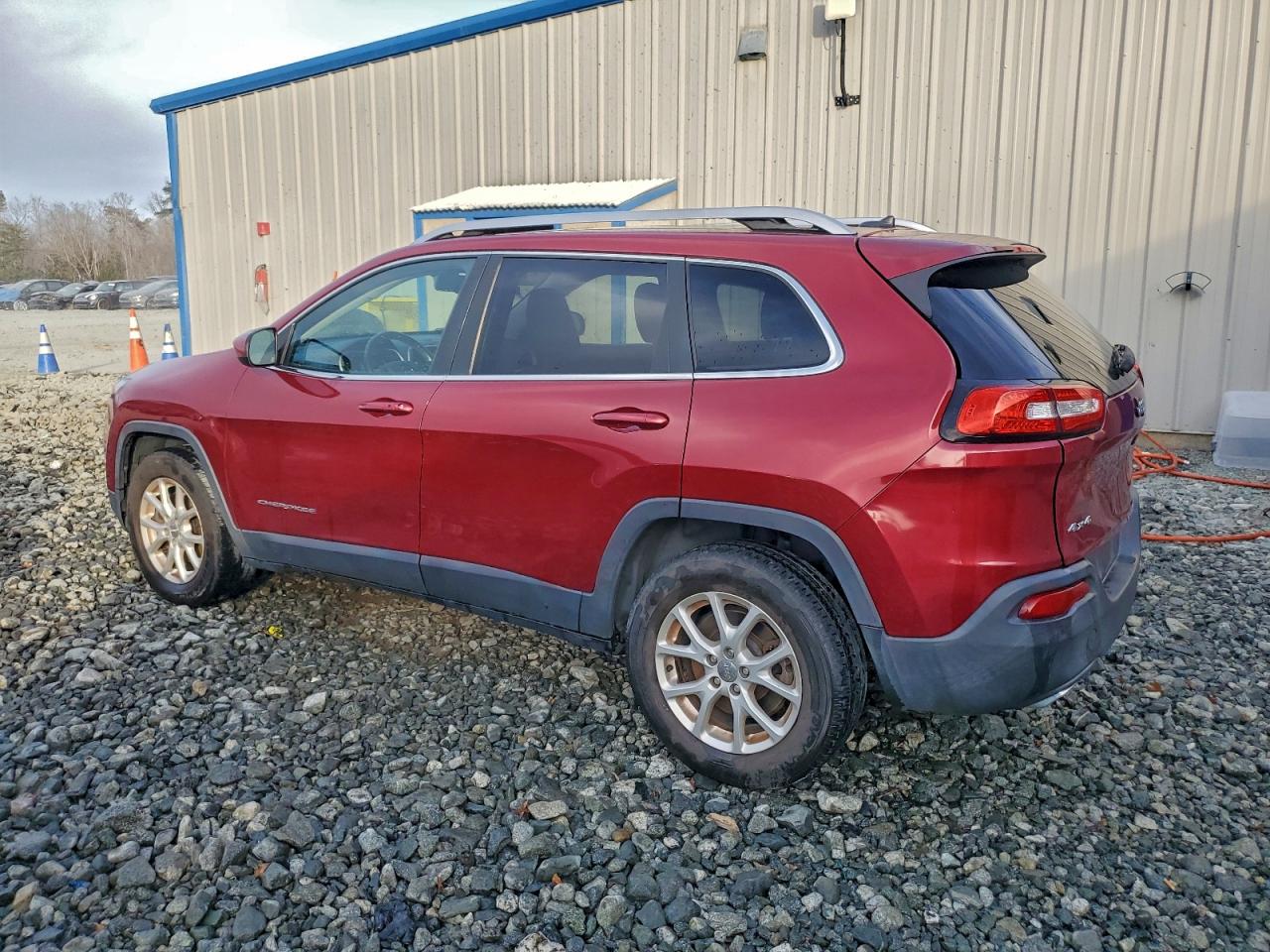 2015 JEEP CHEROKEE LATITUDE photo 2