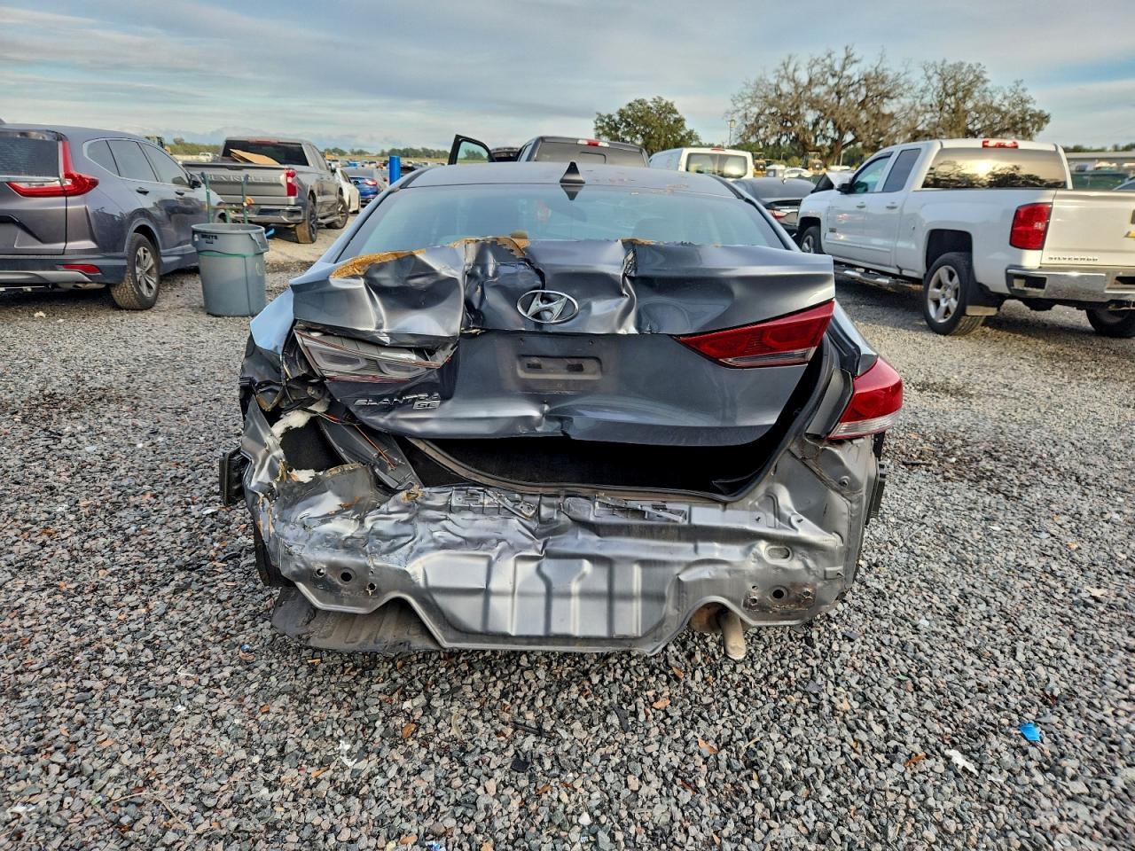 2017 HYUNDAI ELANTRA SE photo 6