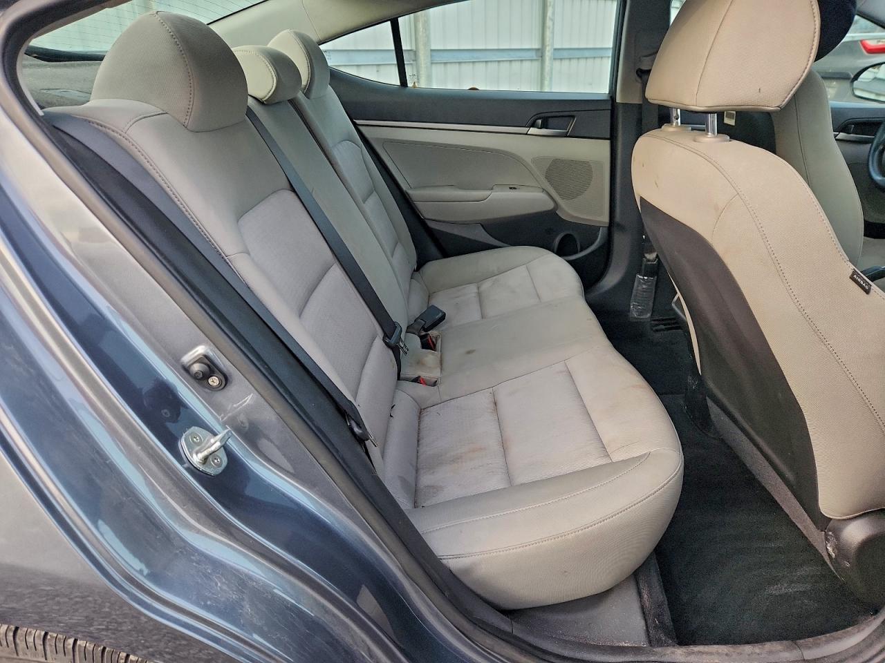 2017 HYUNDAI ELANTRA SE photo 10