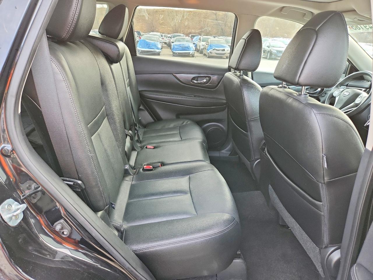 2016 NISSAN ROGUE S photo 11